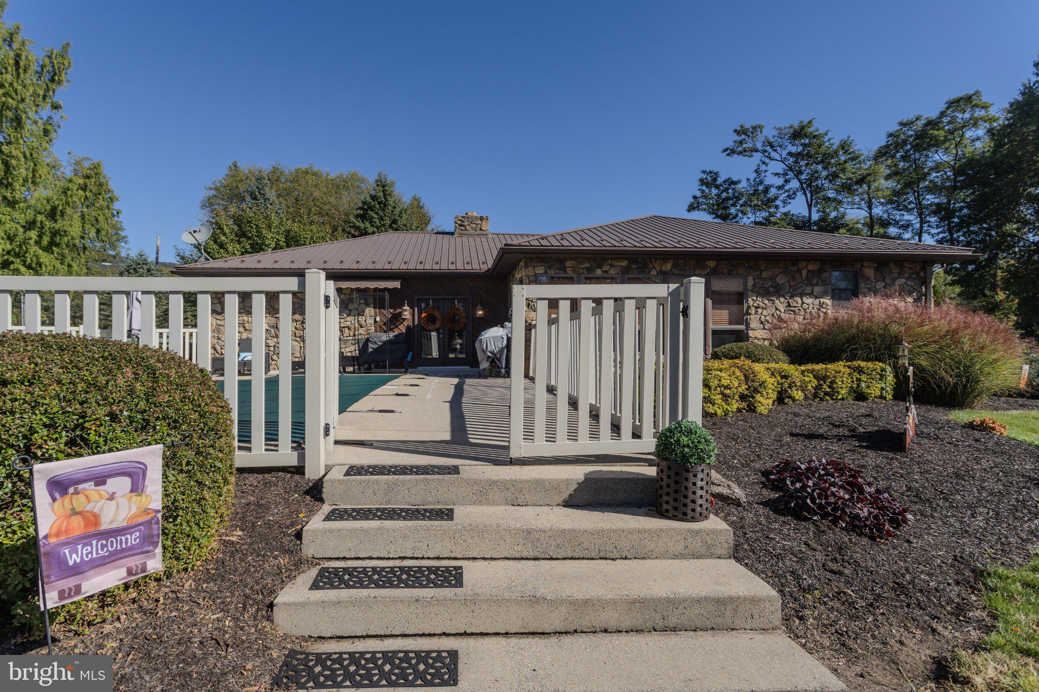 10125 MOUNTAIN ROAD