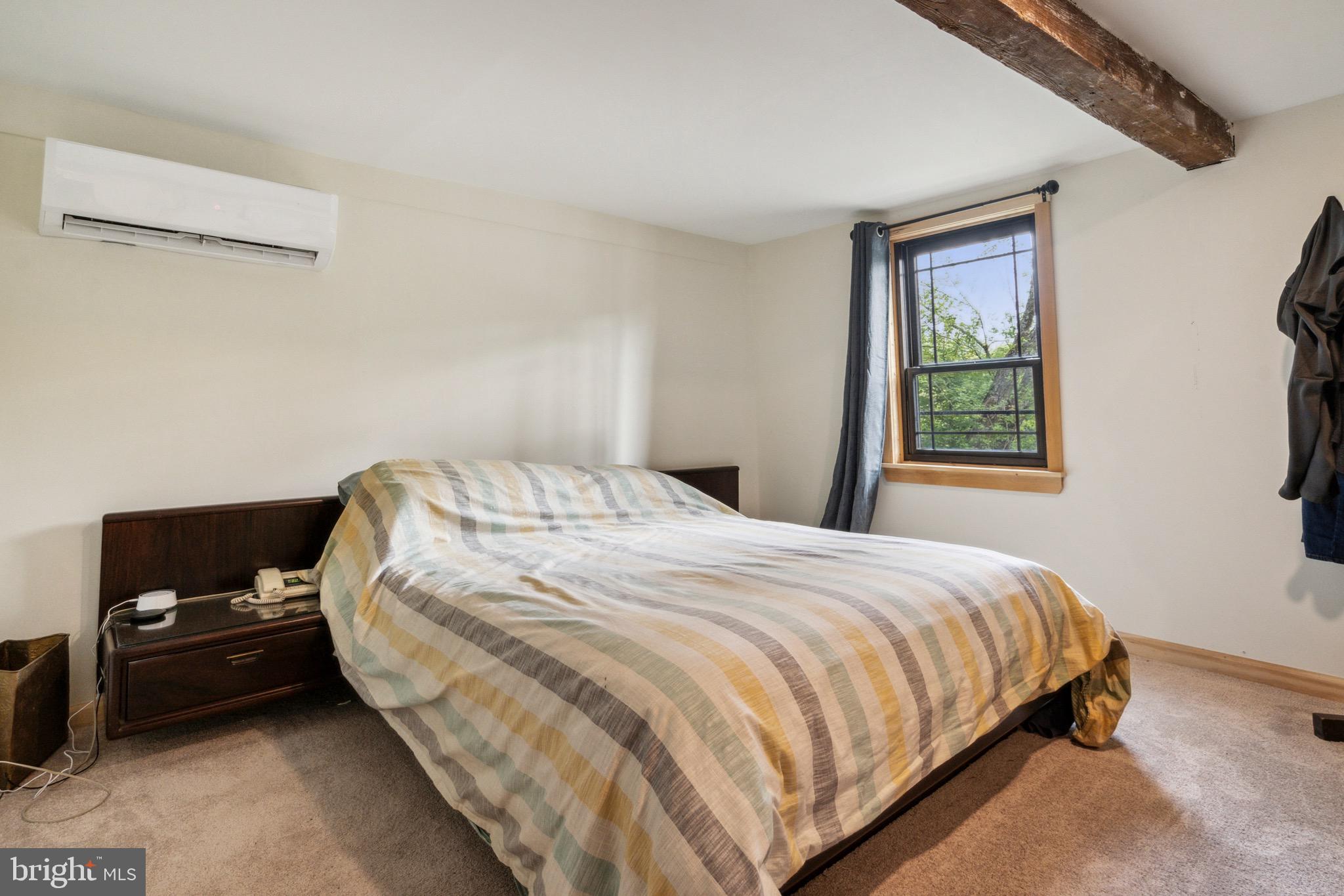 SMITHTOWN - Residential