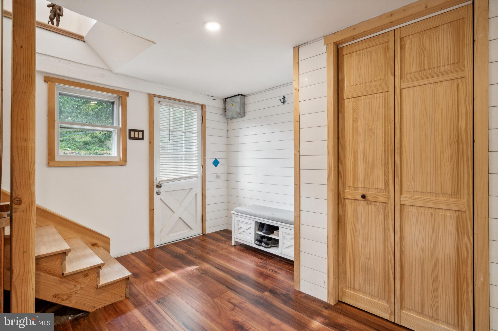 SMITHTOWN - Residential