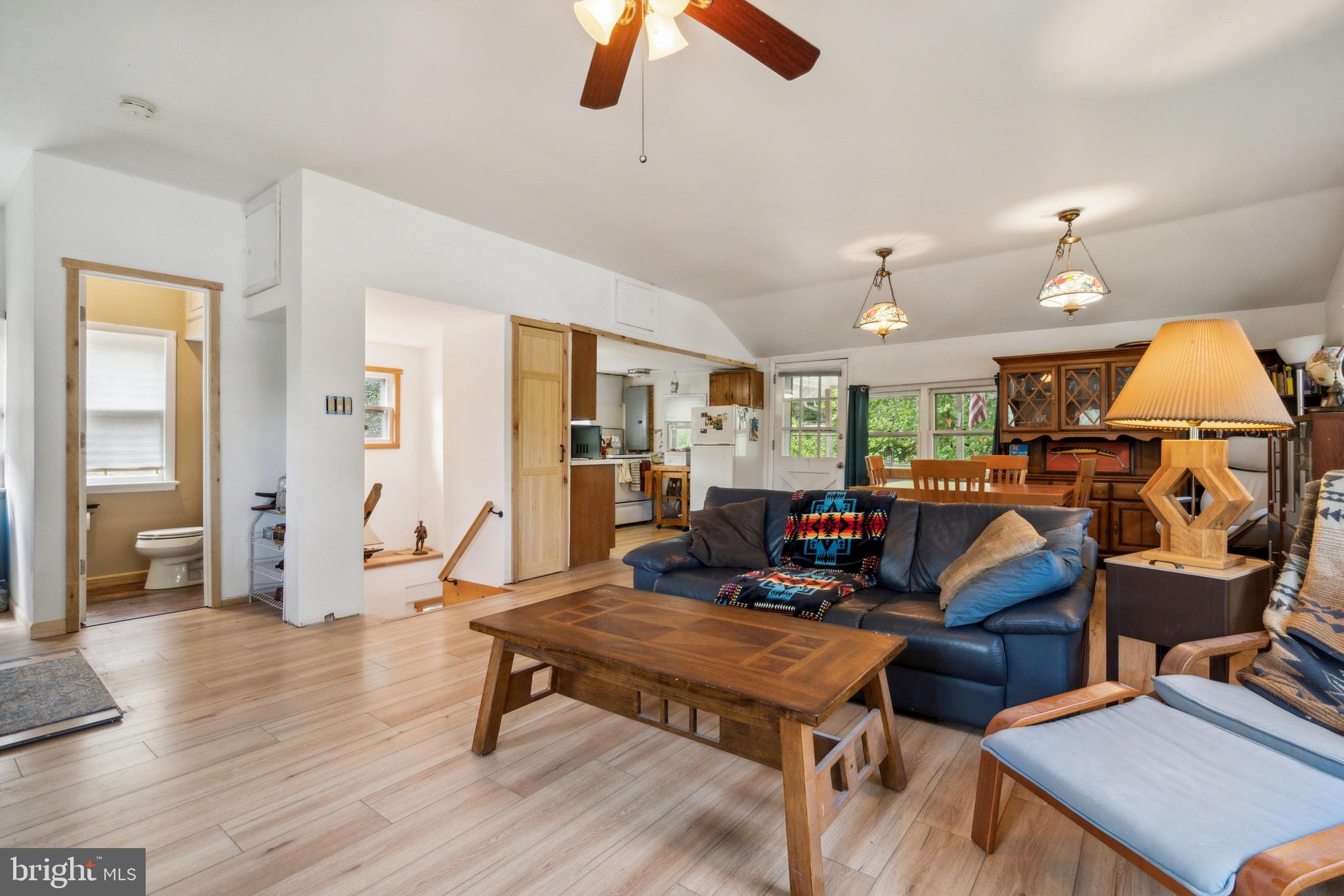 SMITHTOWN - Residential