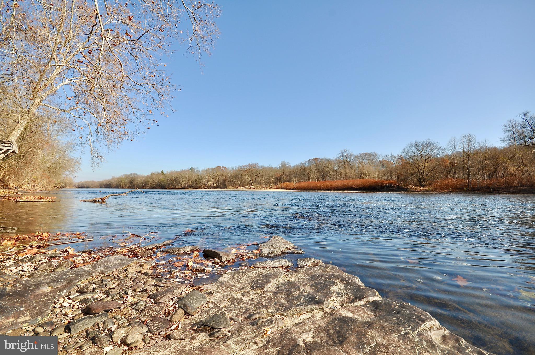 SMITHTOWN - Residential