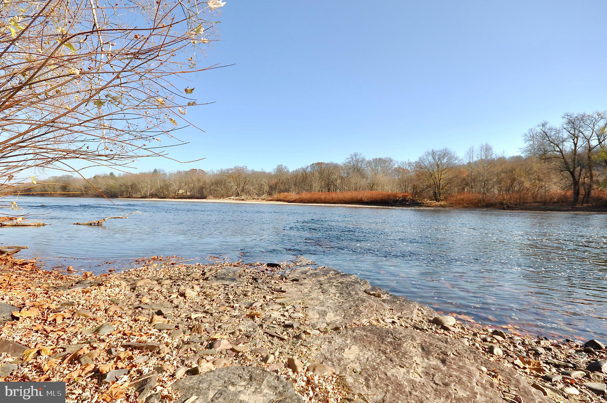 SMITHTOWN - Residential