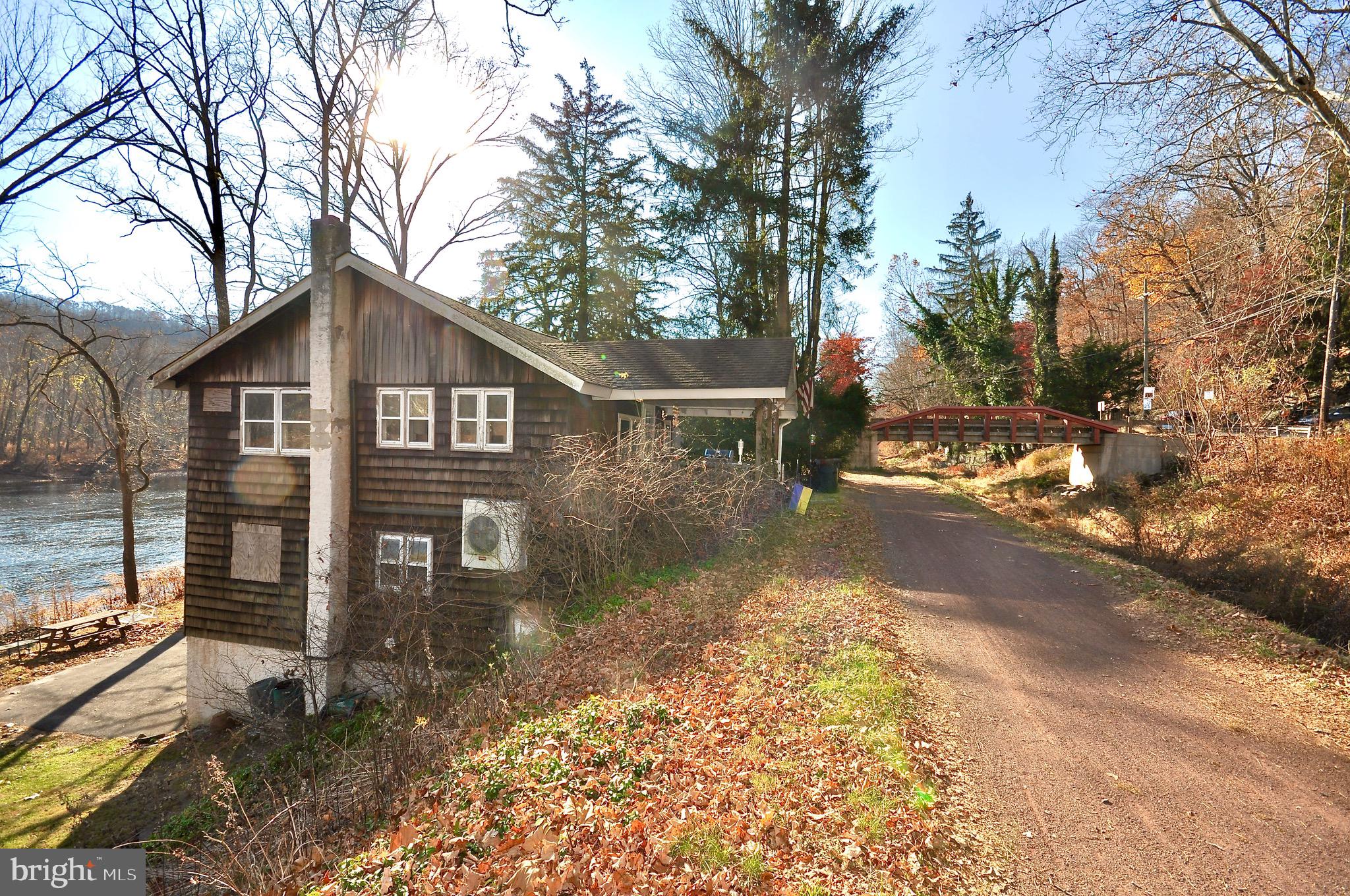 SMITHTOWN - Residential