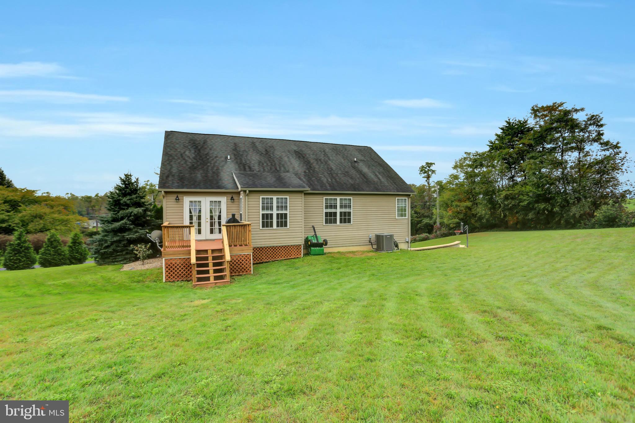 HOBBY HORSE ACRES - Residential