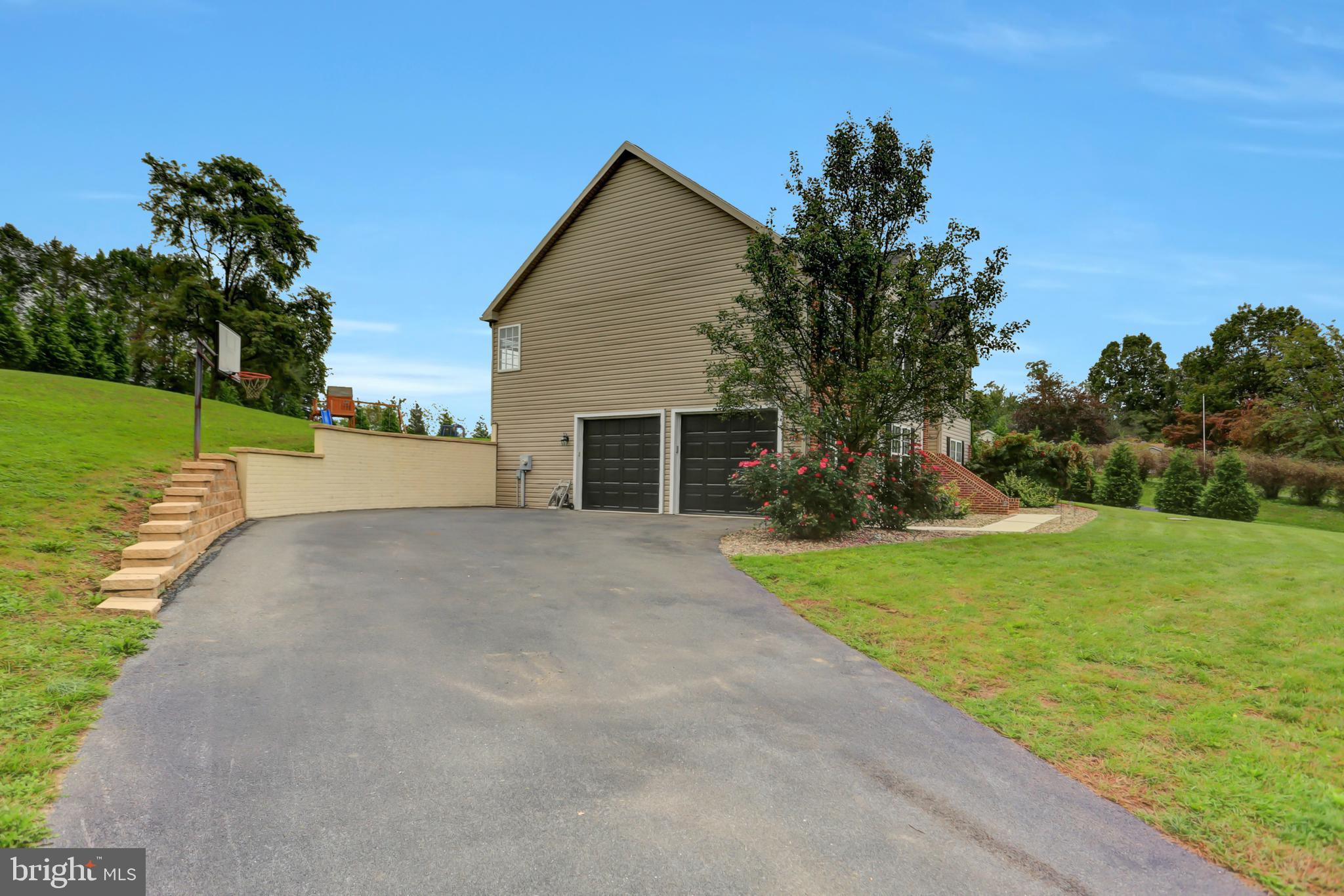 HOBBY HORSE ACRES - Residential