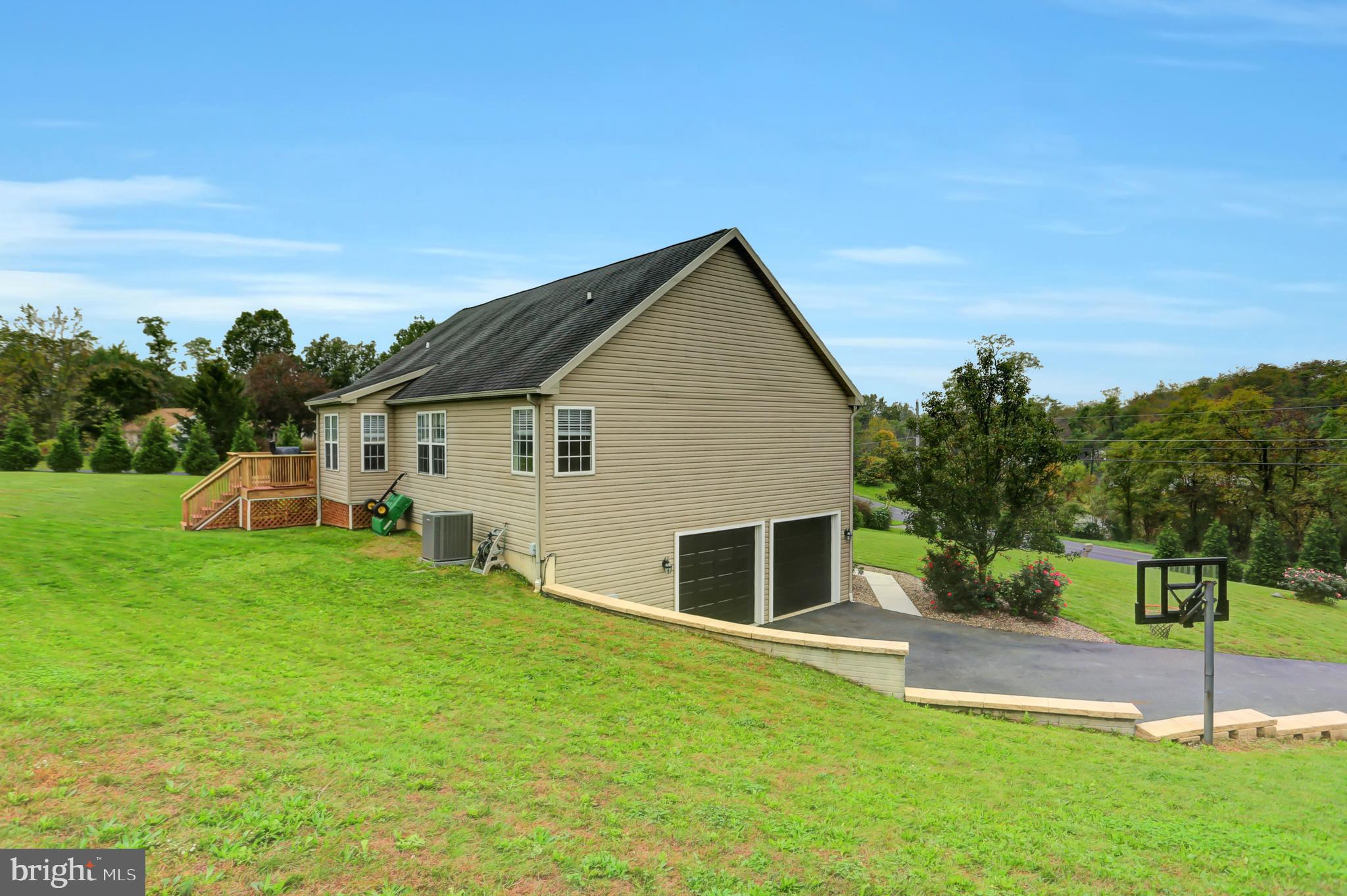 HOBBY HORSE ACRES - Residential