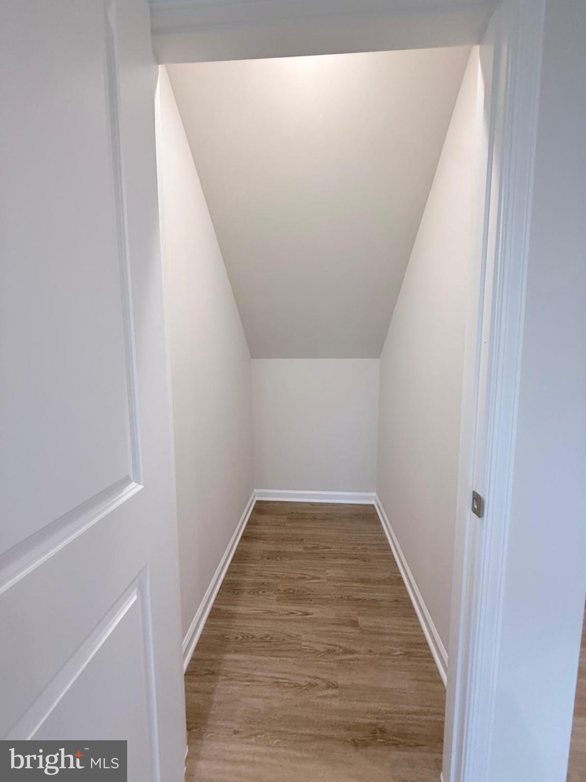 STONE SPRING - Residential Lease