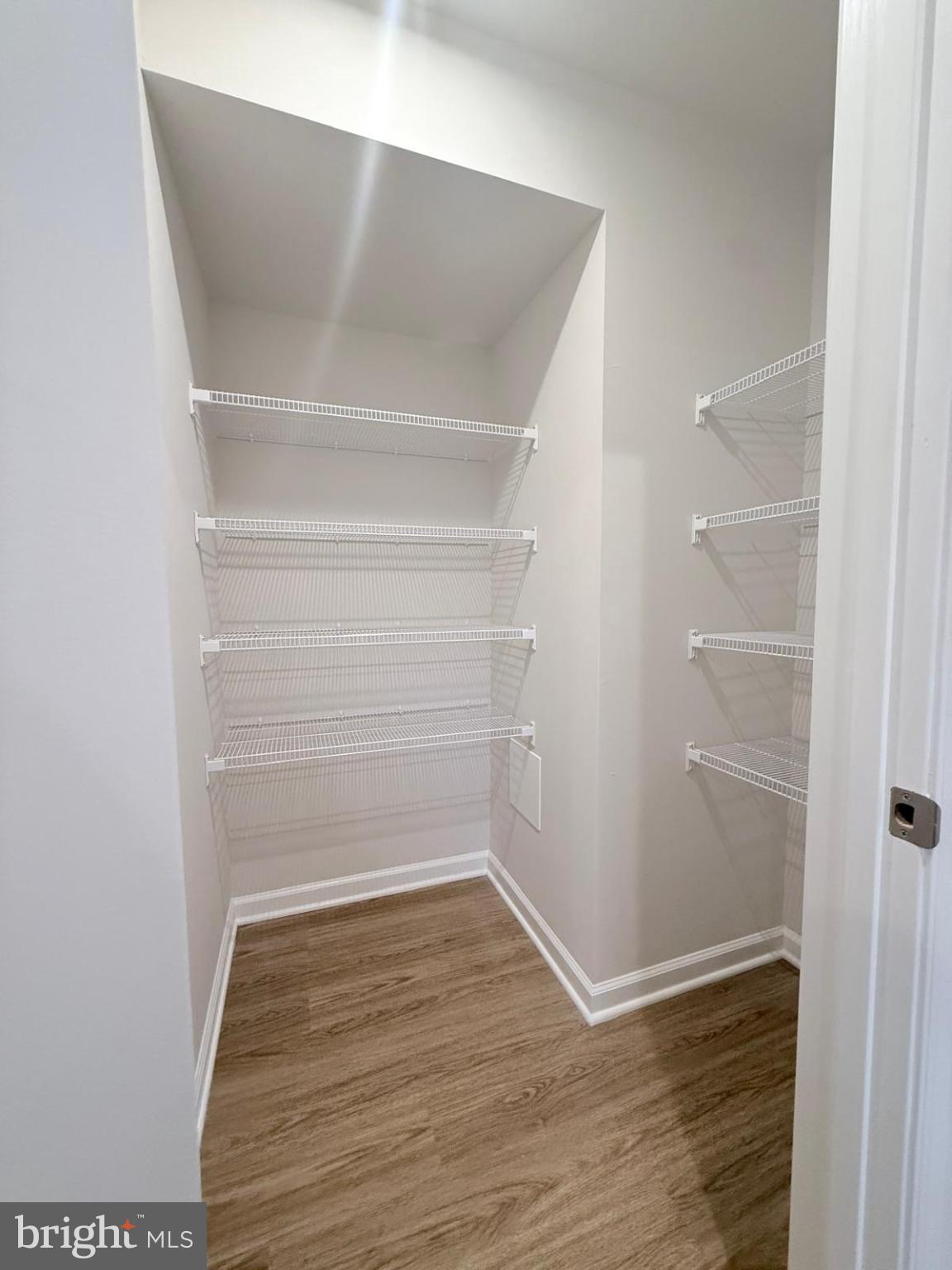 STONE SPRING - Residential Lease