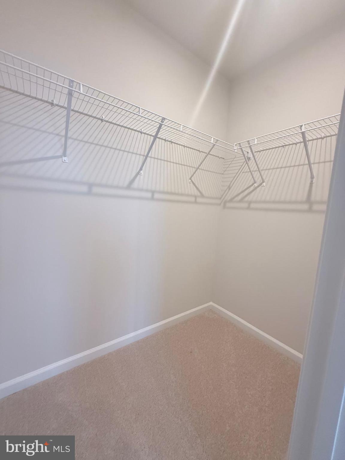 STONE SPRING - Residential Lease