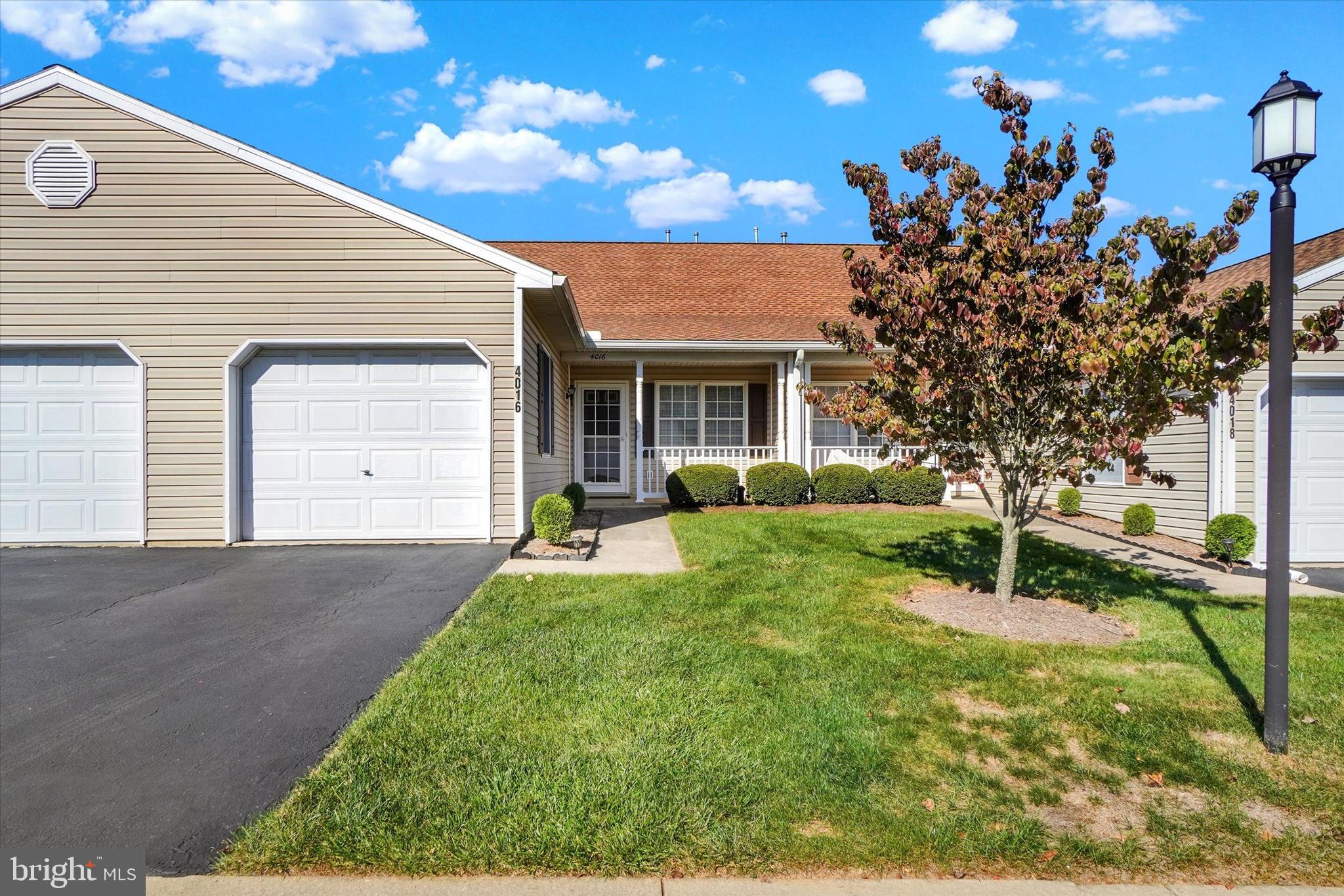 LONGSTOWN VILLAGE - Residential