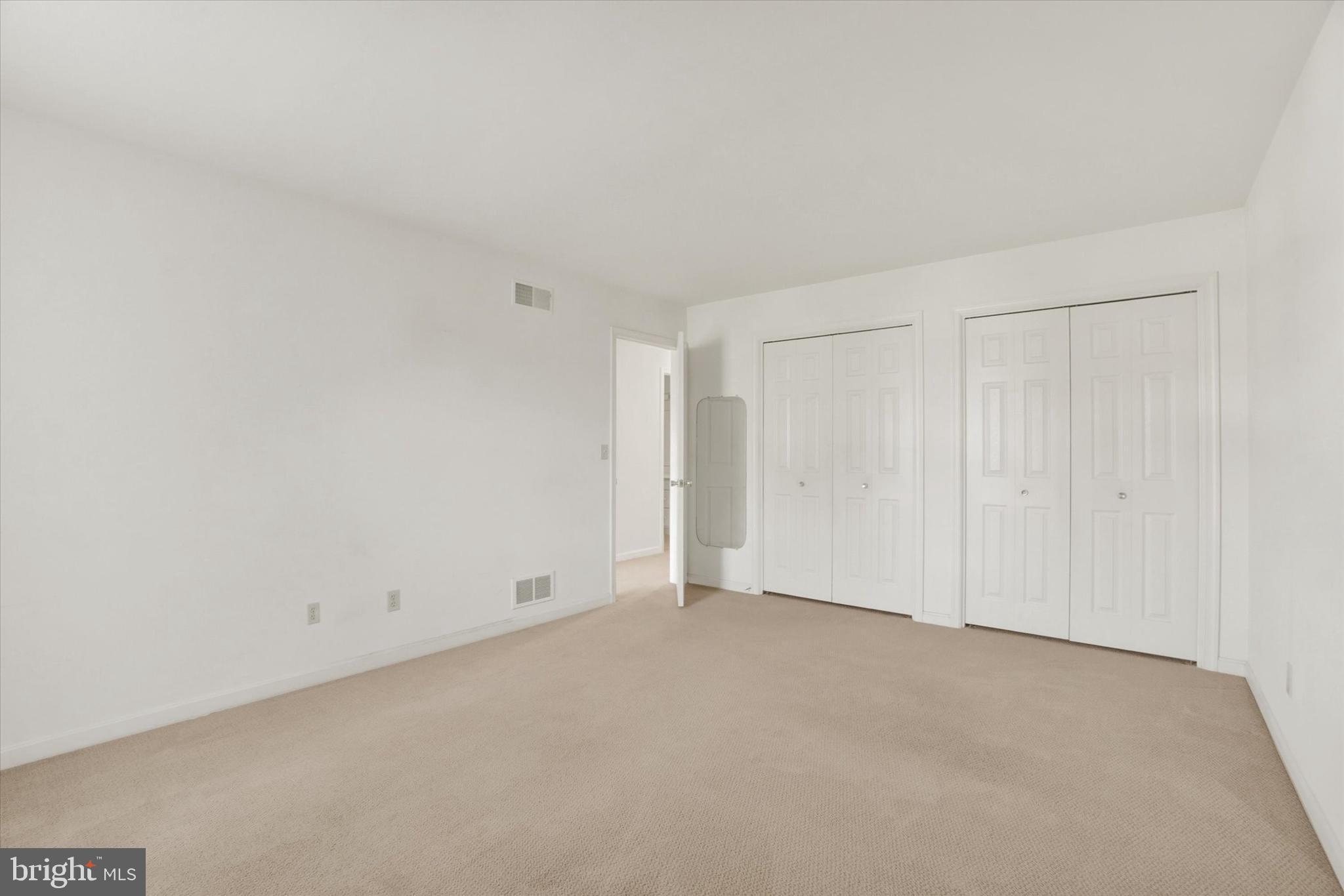 LONGSTOWN VILLAGE - Residential