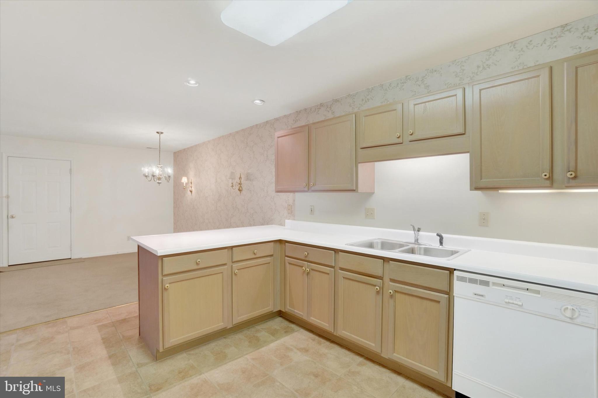 LONGSTOWN VILLAGE - Residential