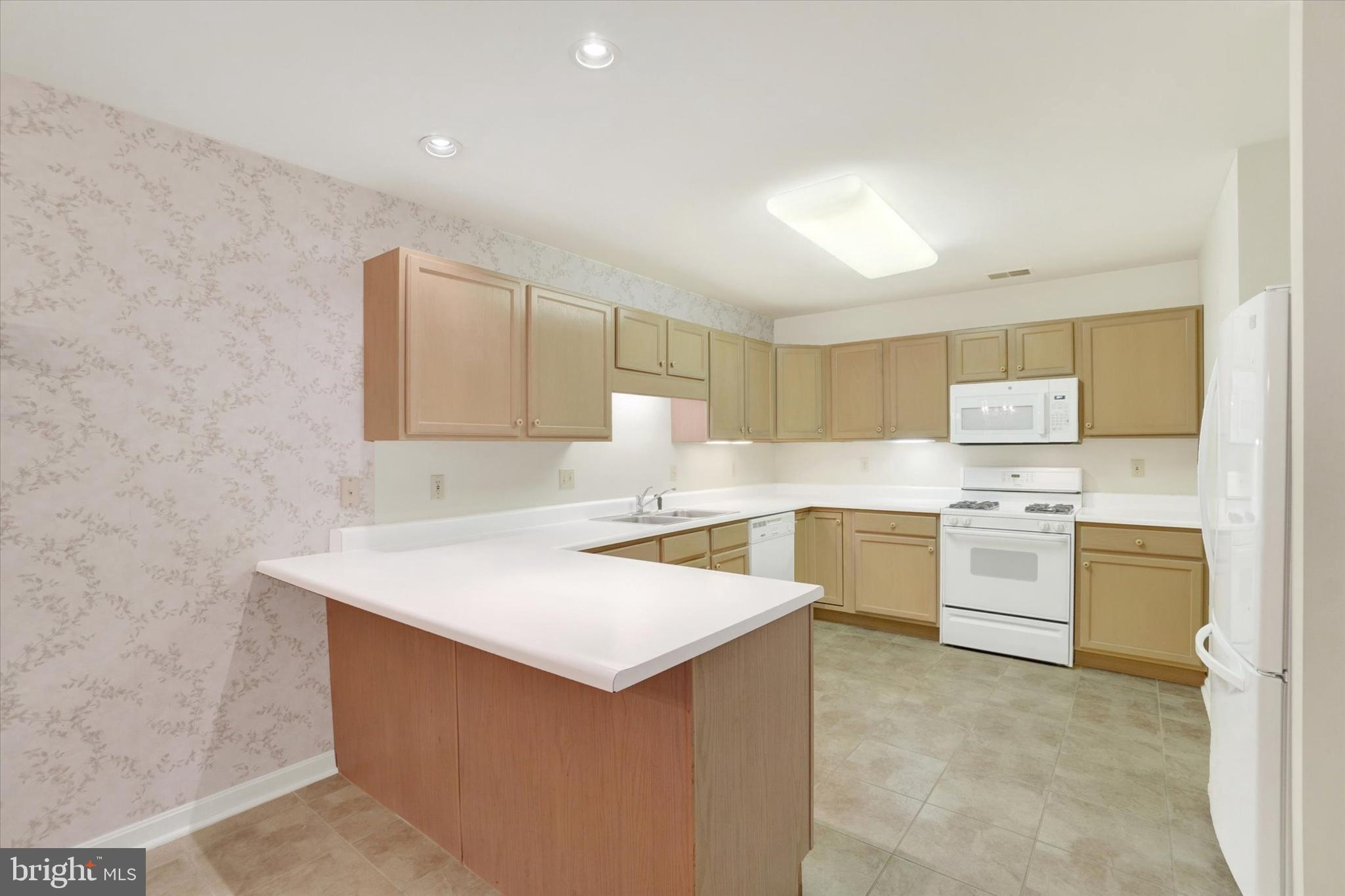 LONGSTOWN VILLAGE - Residential