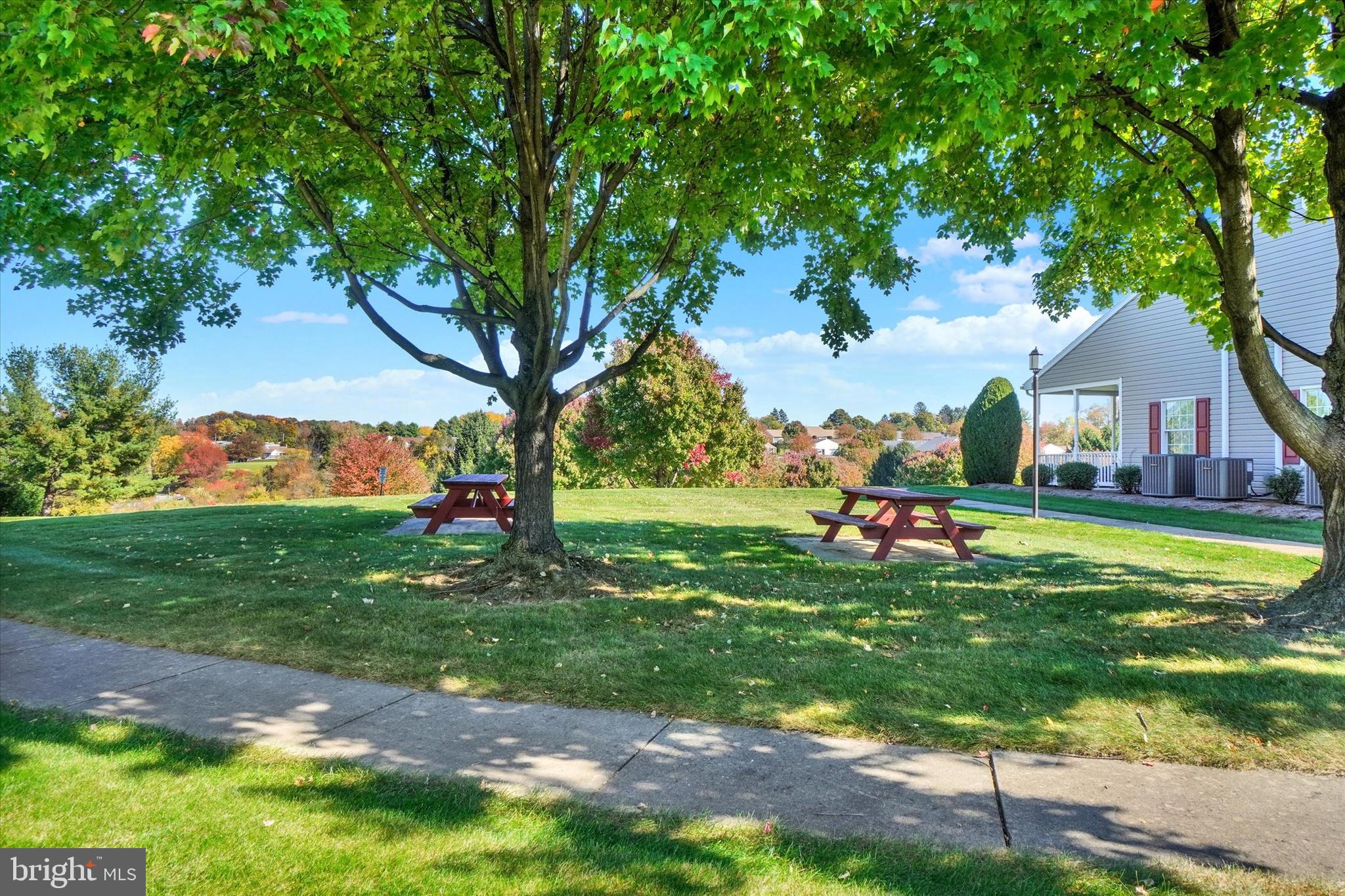 LONGSTOWN VILLAGE - Residential