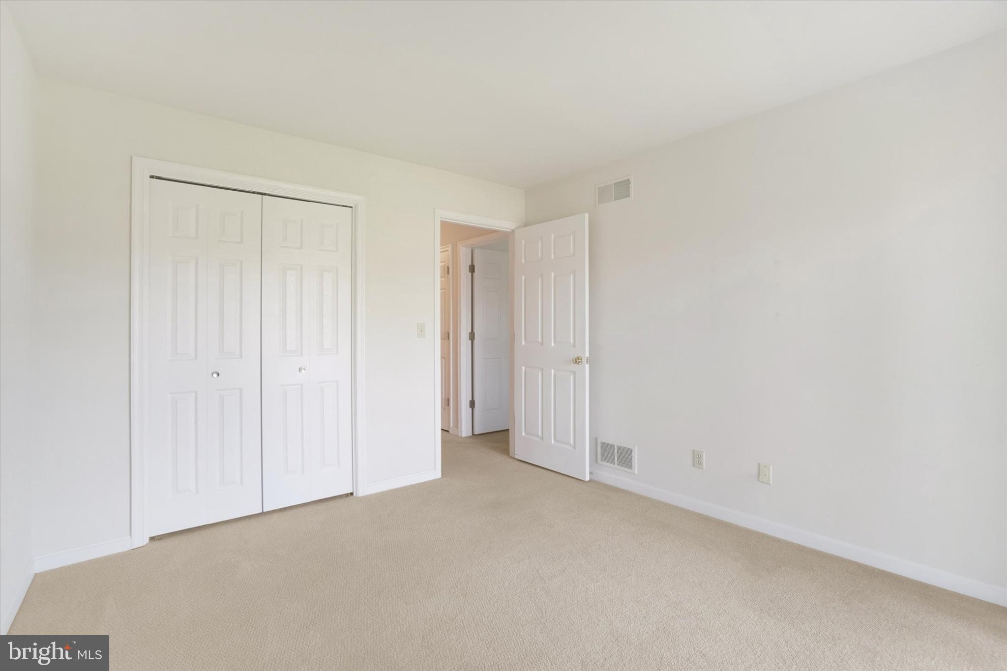 LONGSTOWN VILLAGE - Residential