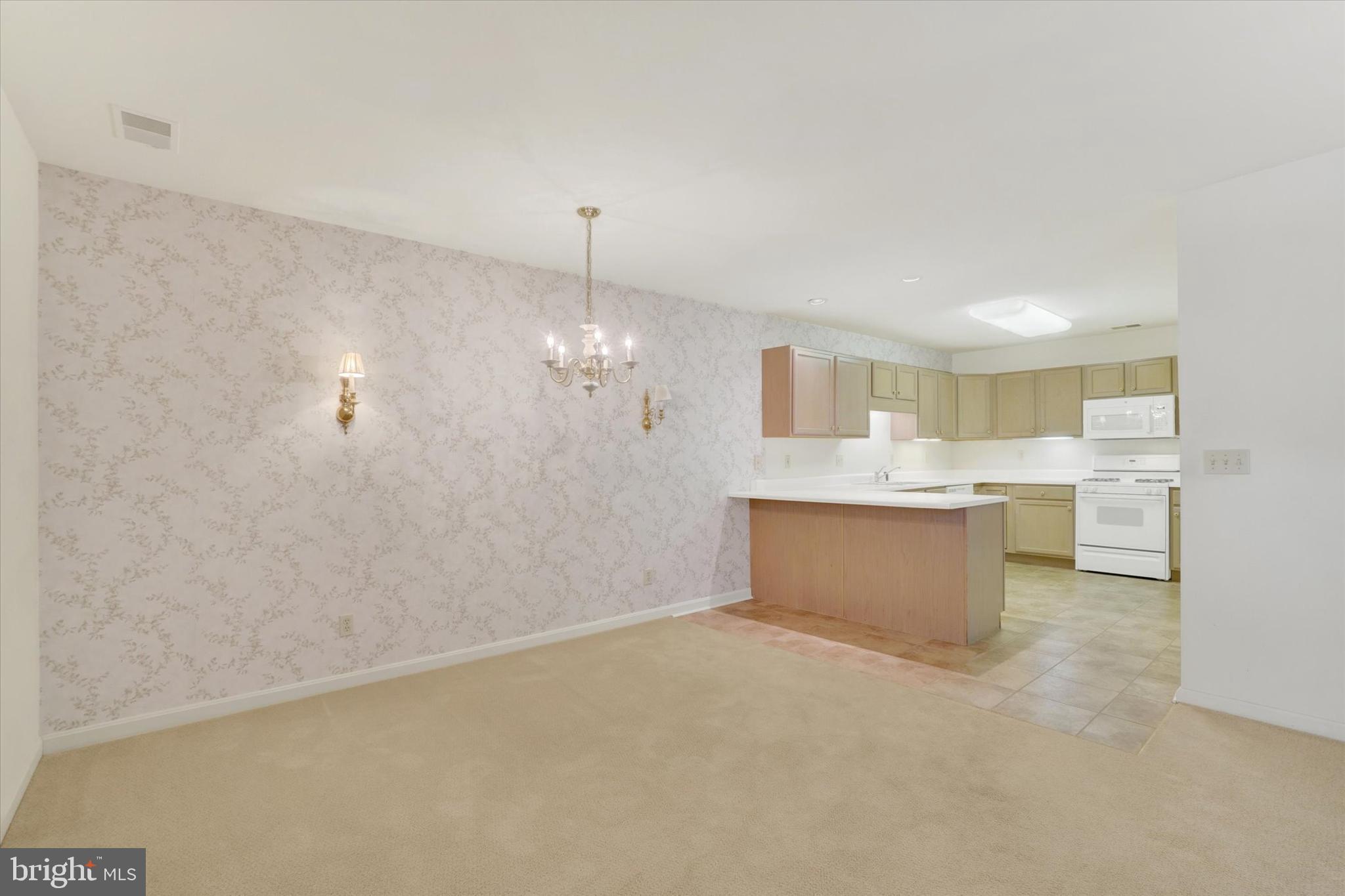 LONGSTOWN VILLAGE - Residential