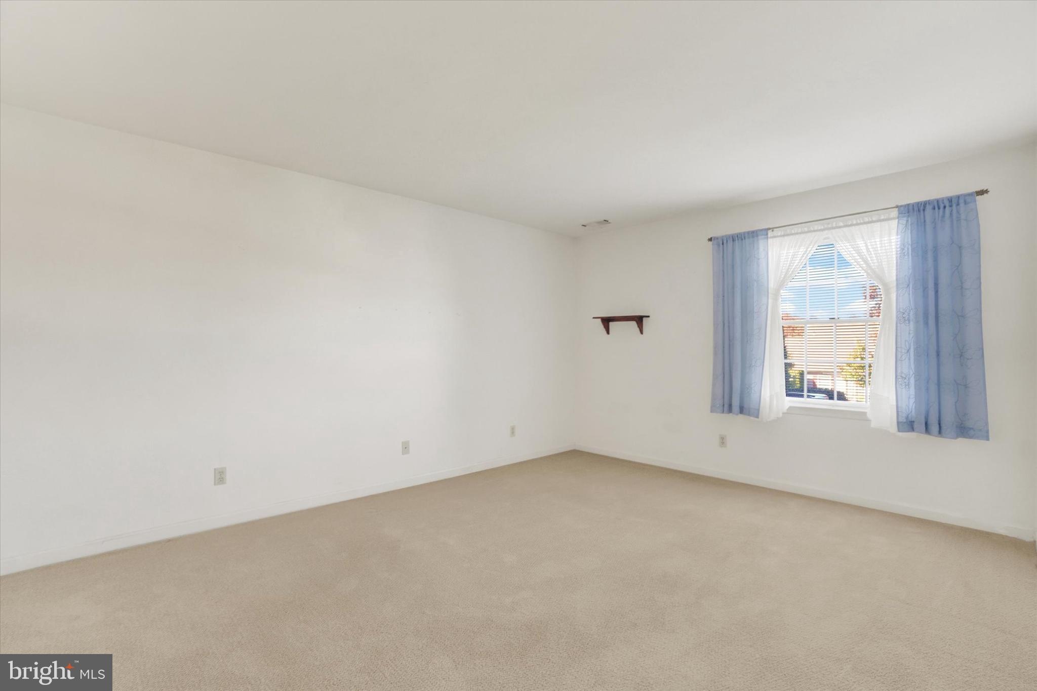 LONGSTOWN VILLAGE - Residential