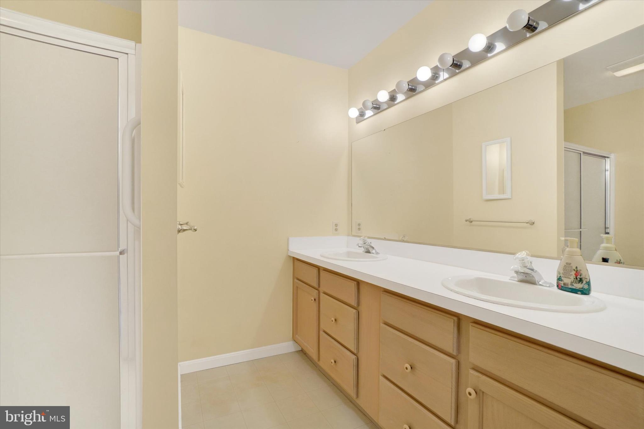 LONGSTOWN VILLAGE - Residential