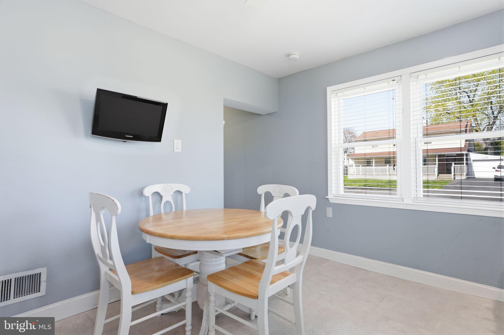 FEASTERVILLE HGTS - Residential