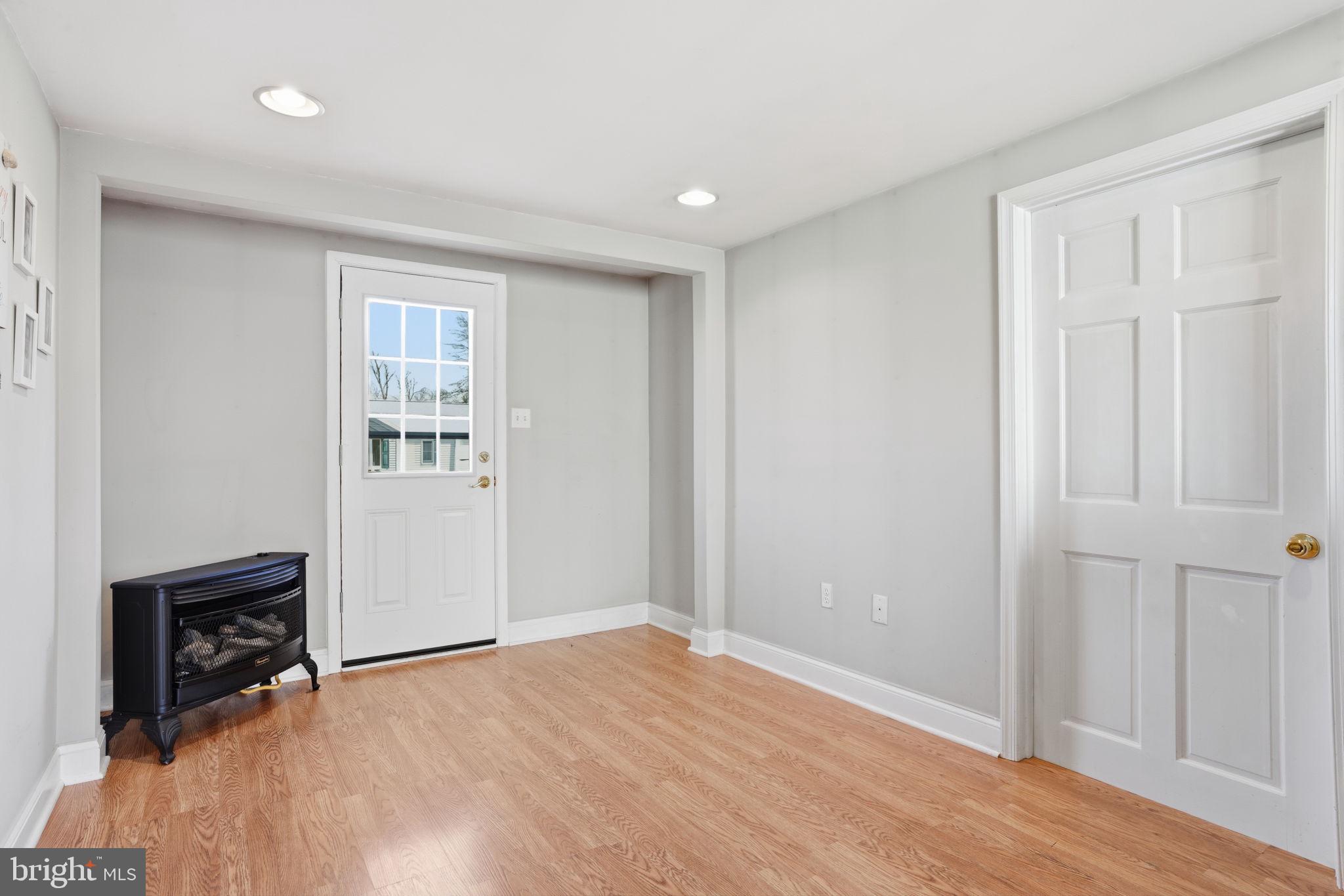 FEASTERVILLE HGTS - Residential