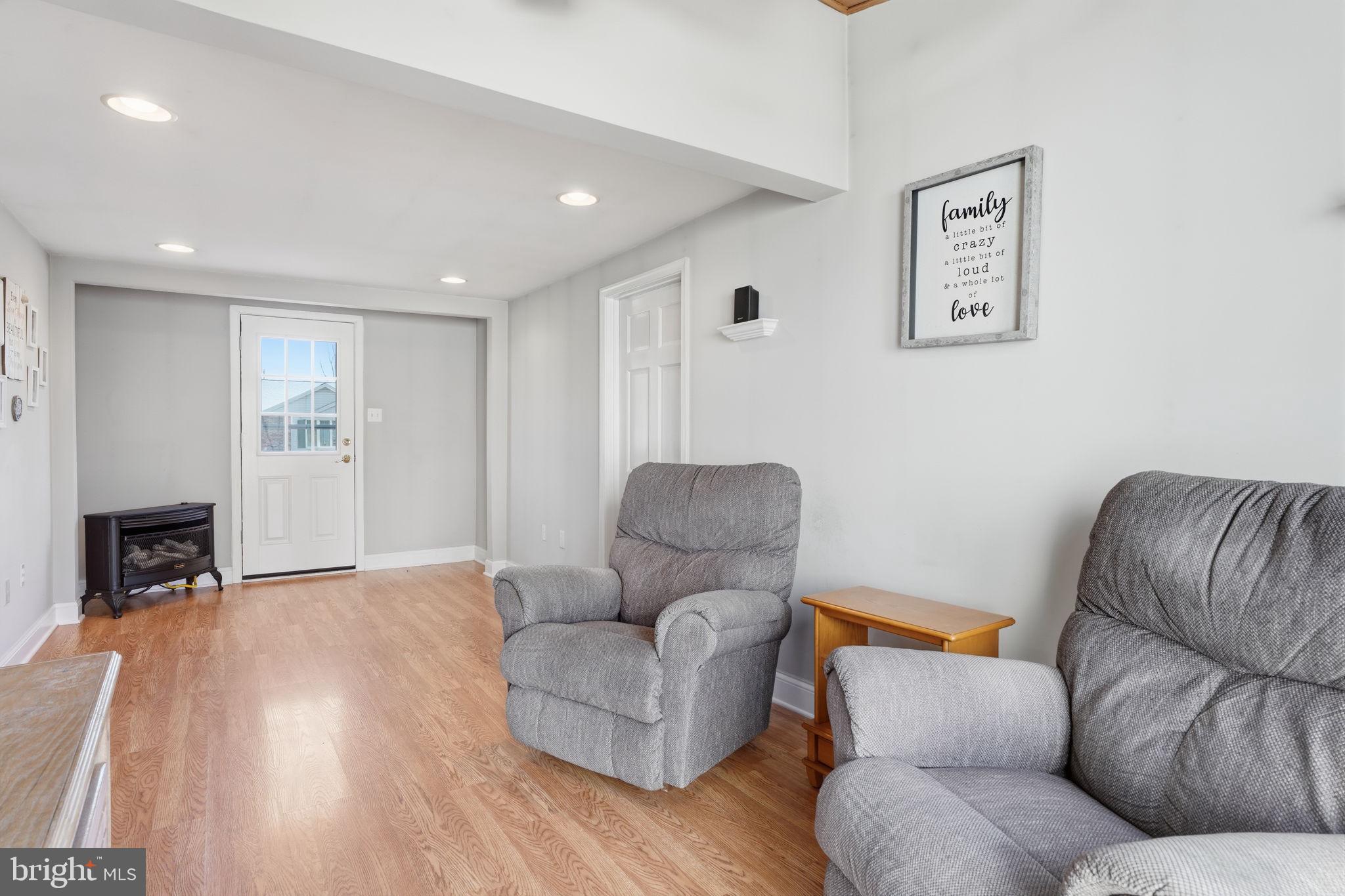 FEASTERVILLE HGTS - Residential