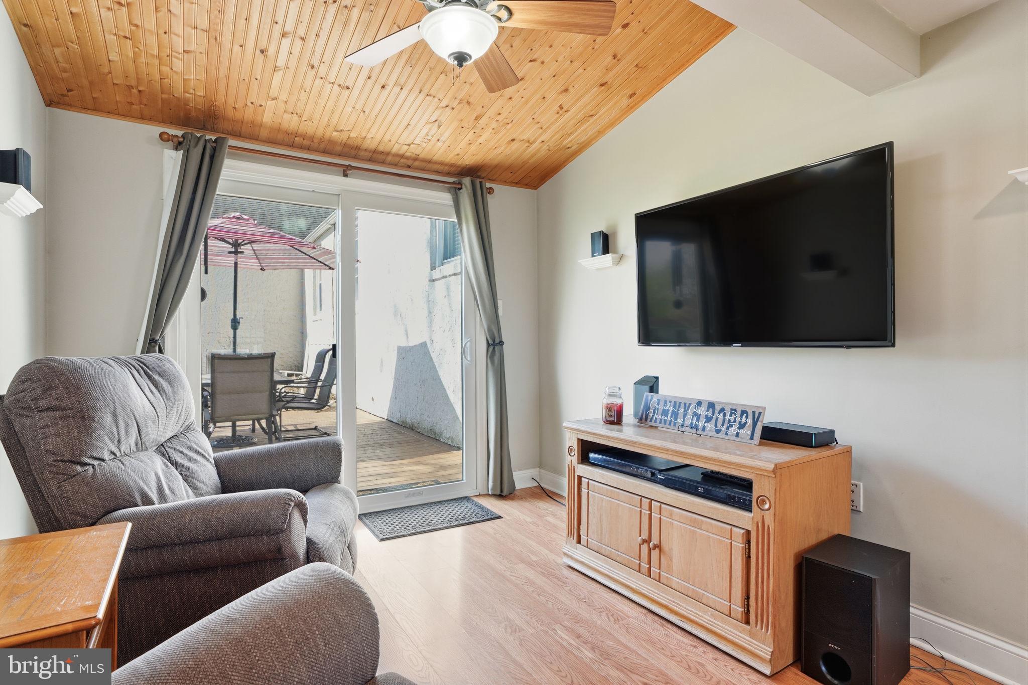 FEASTERVILLE HGTS - Residential