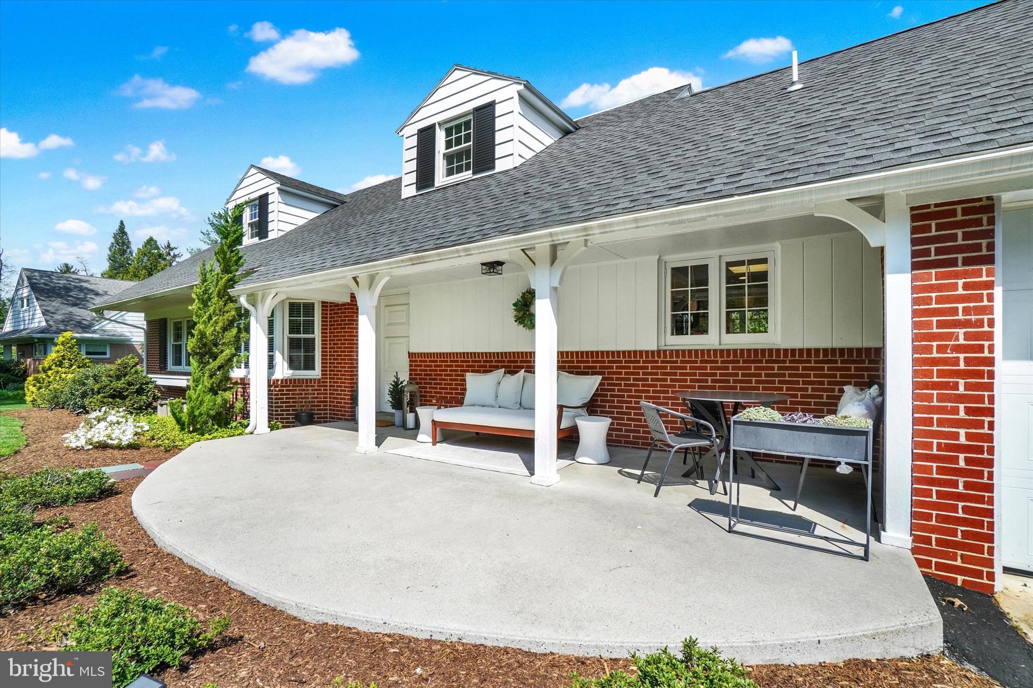 1235 WILTSHIRE ROAD