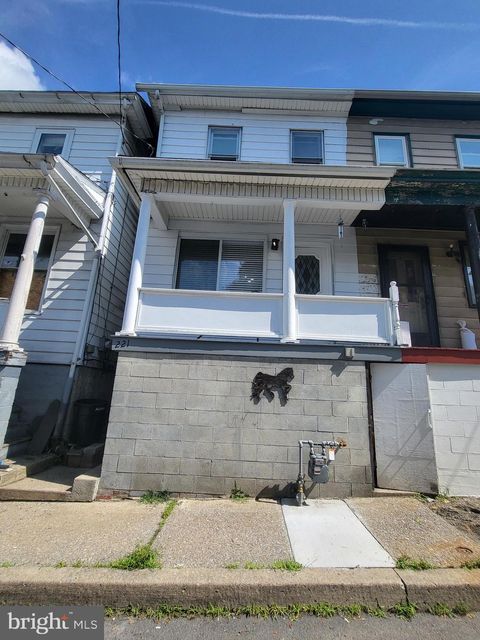 Townhouse For Sale - 221 E Cameron Street<br/> SHAMOKIN, PA 17872