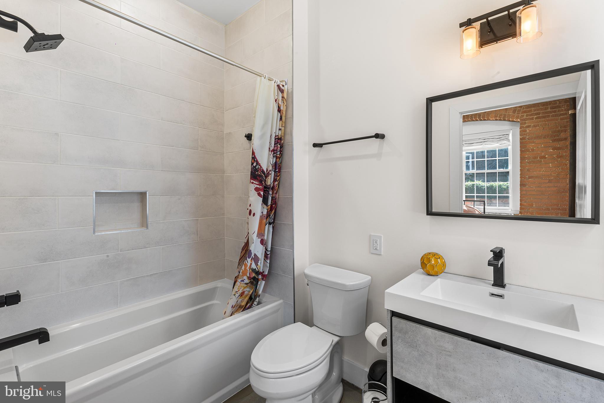 OLDE KENSINGTON - Residential Lease