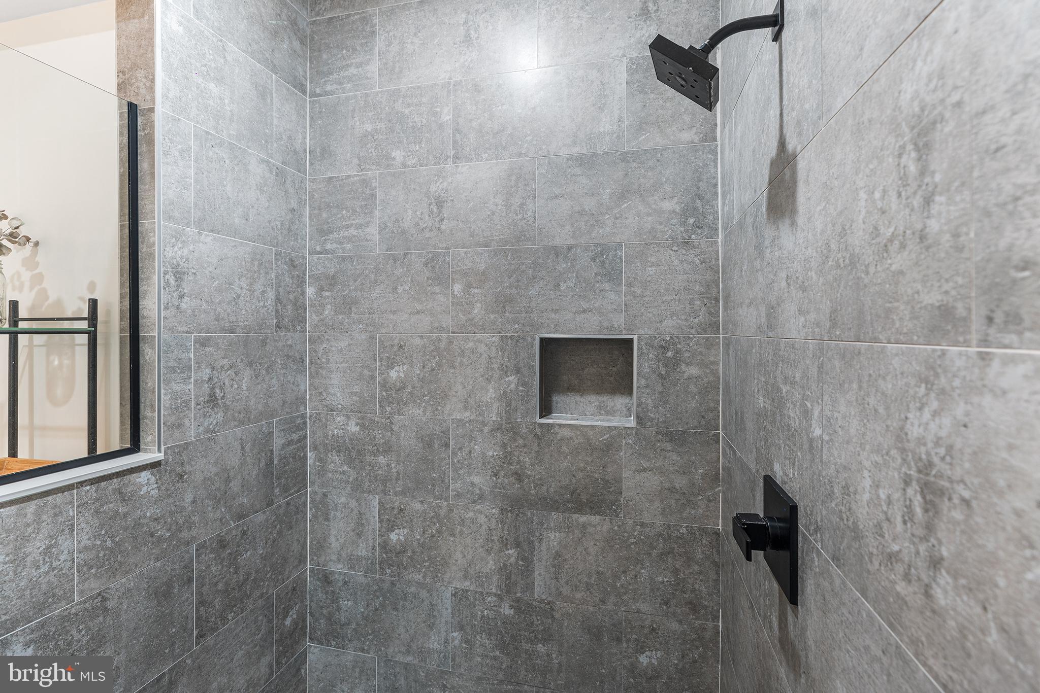 OLDE KENSINGTON - Residential Lease