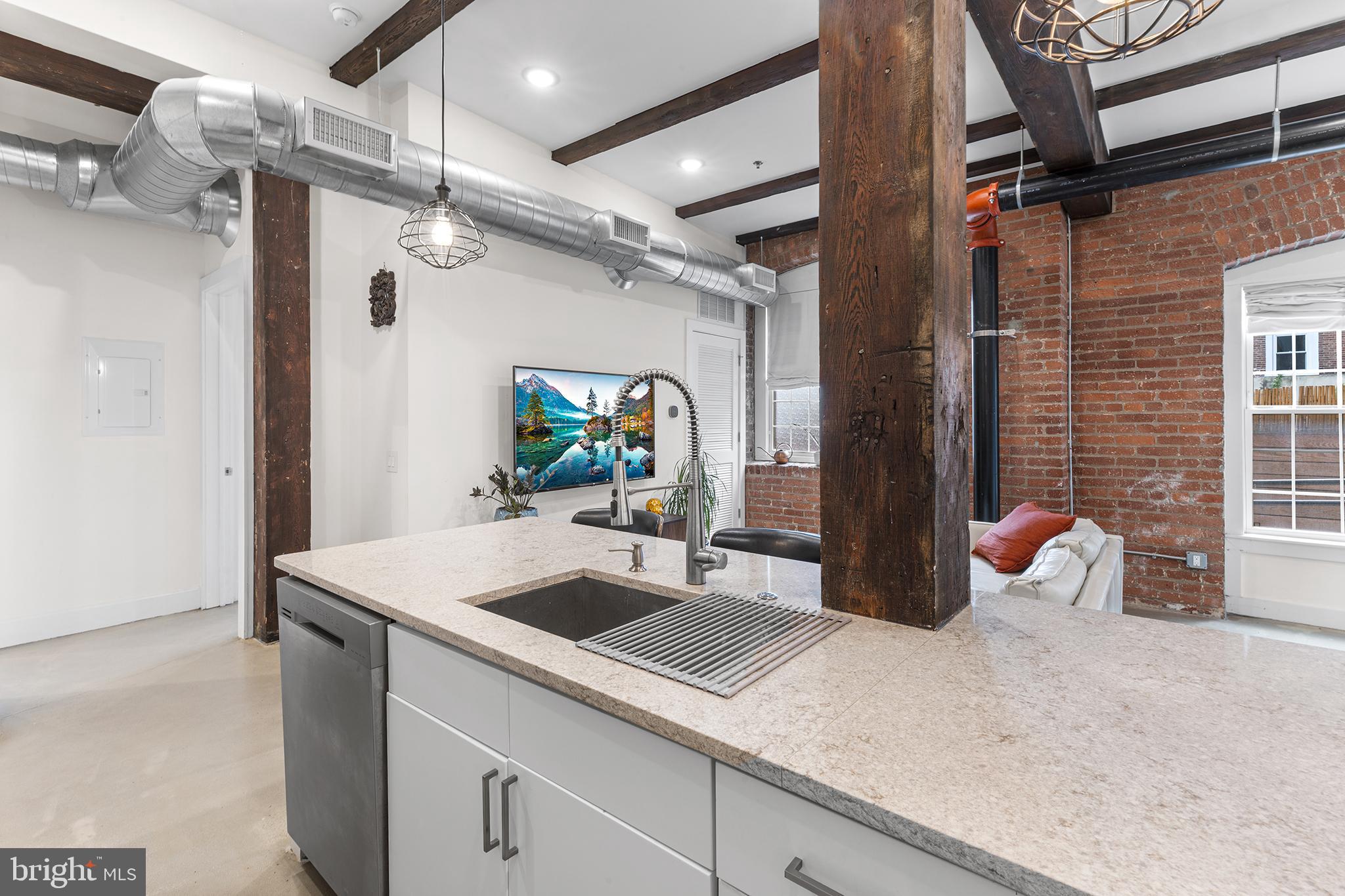 OLDE KENSINGTON - Residential Lease