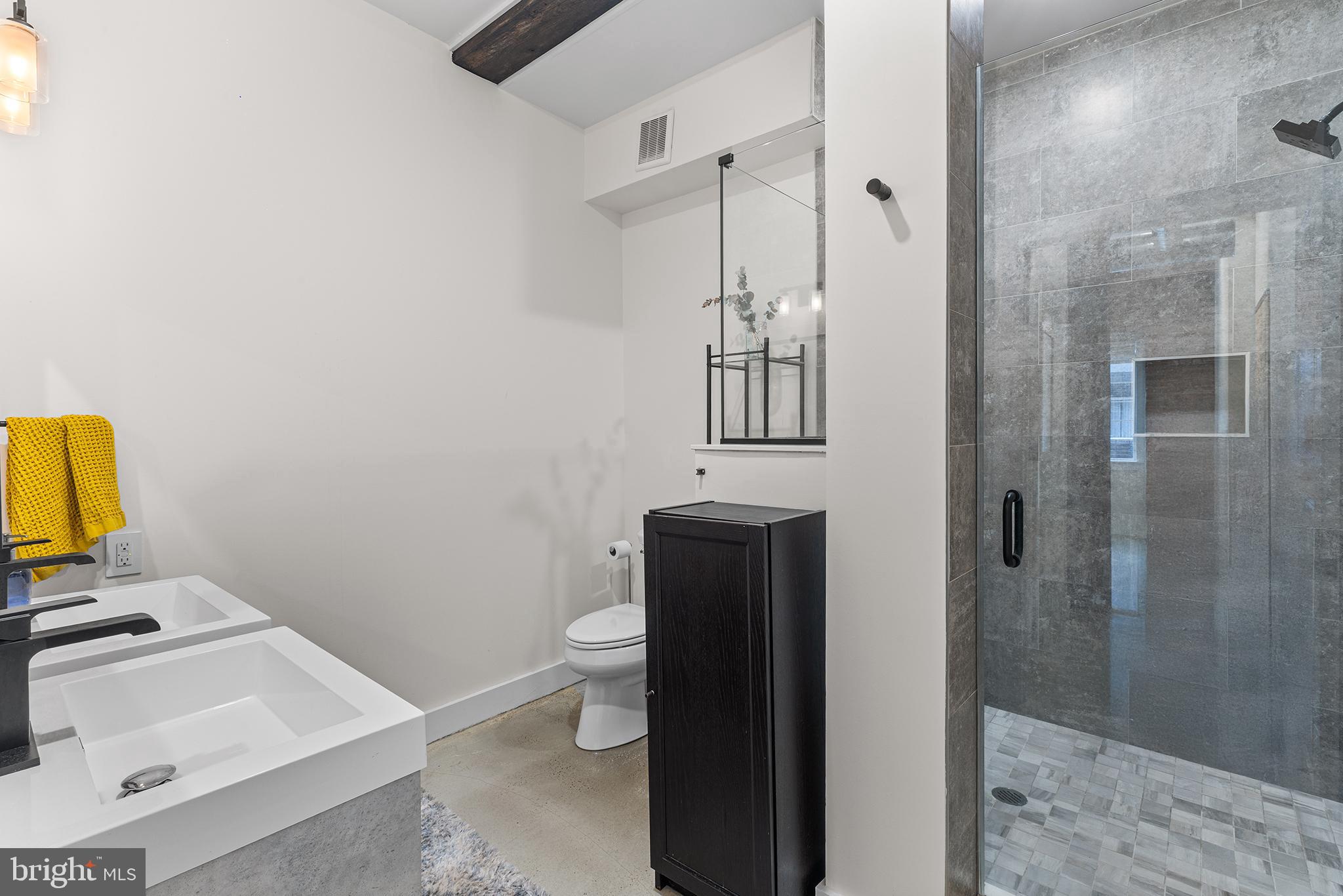 OLDE KENSINGTON - Residential Lease