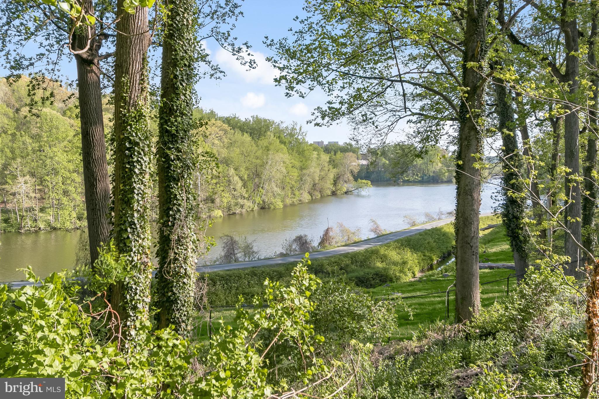 WESTMORELAND HILLS - Residential