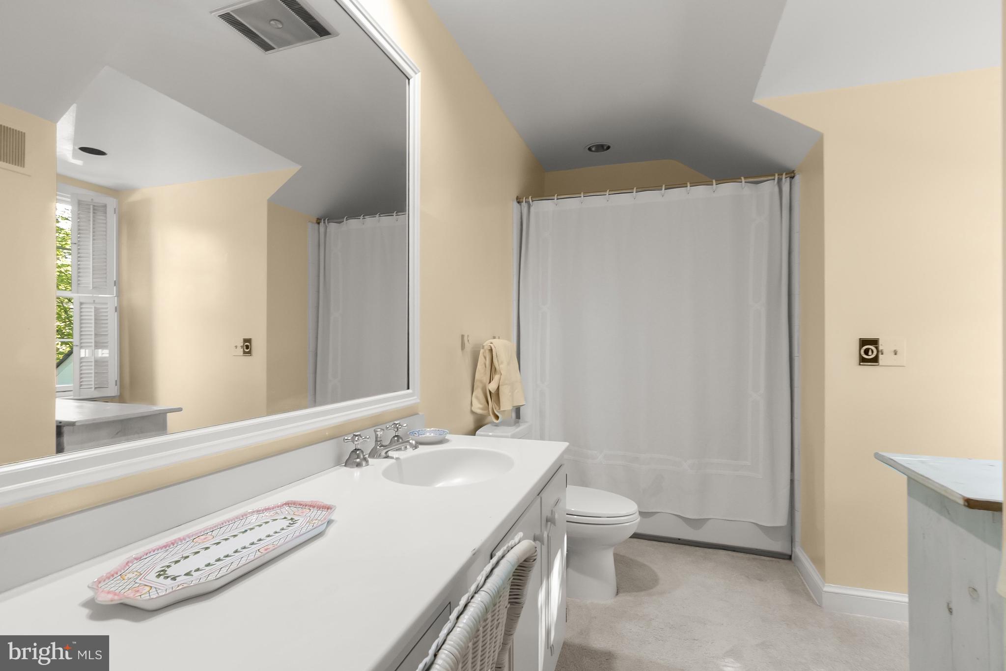 WESTMORELAND HILLS - Residential