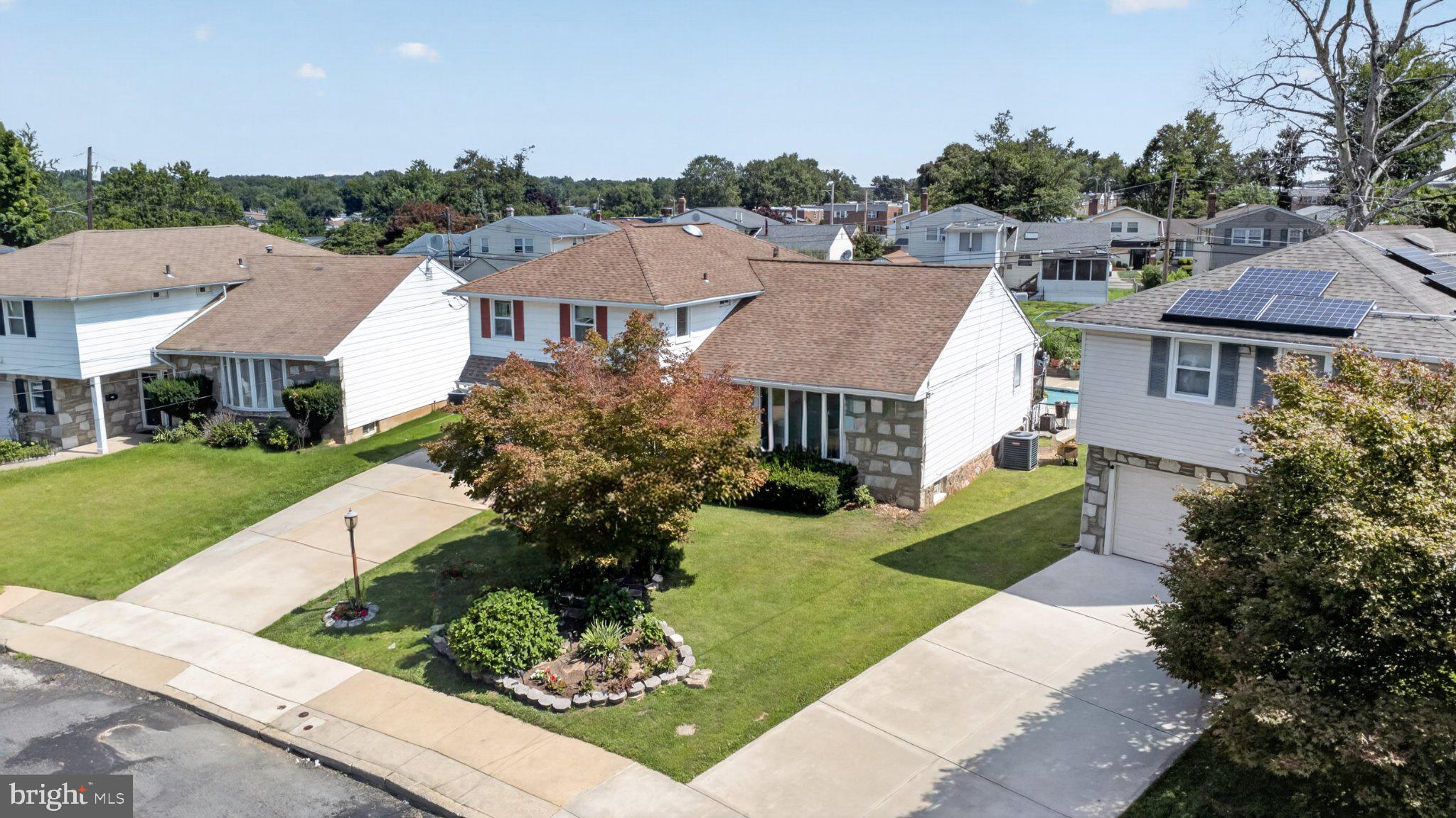 1127 HOWER LANE