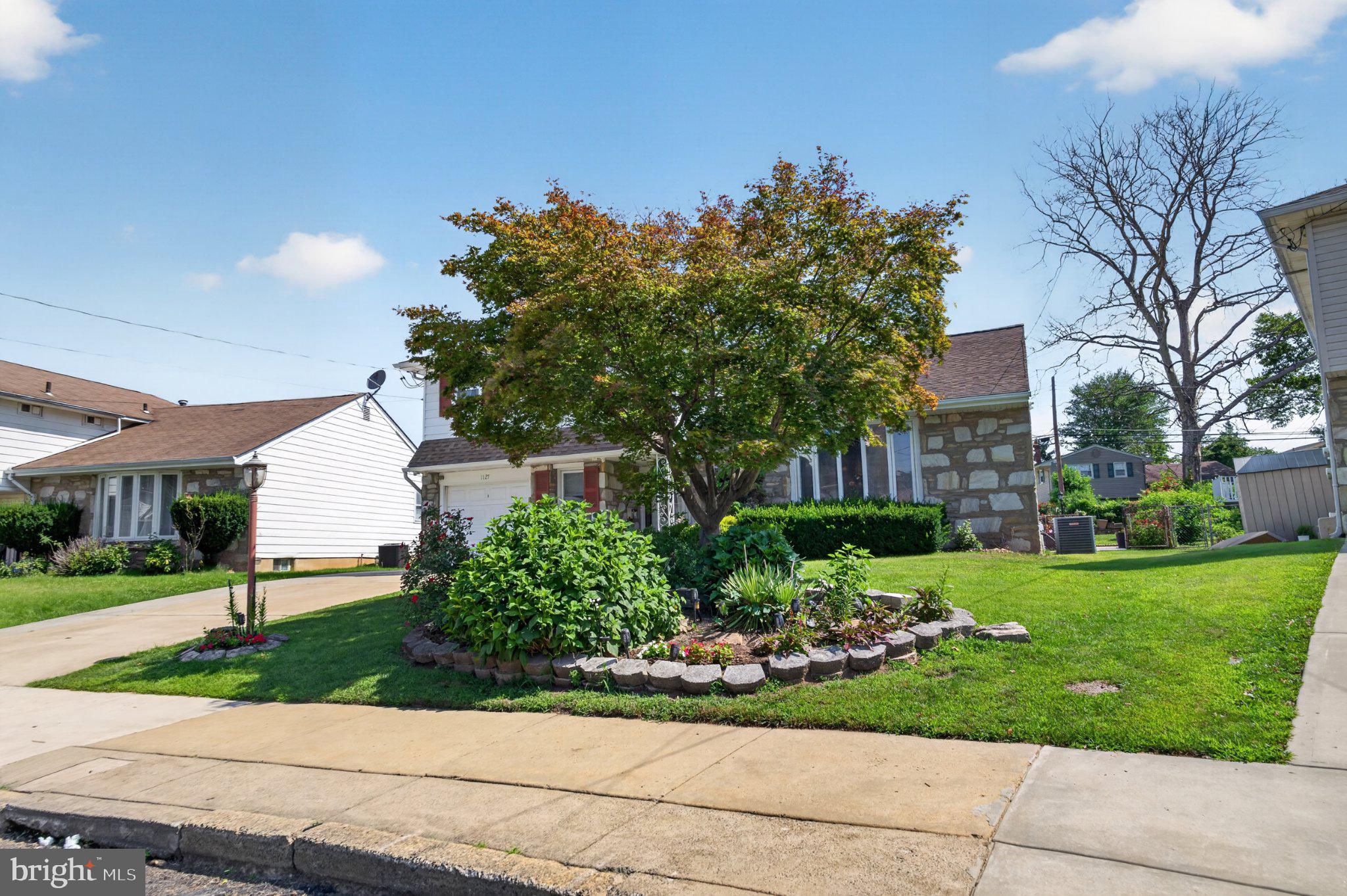 1127 HOWER LANE