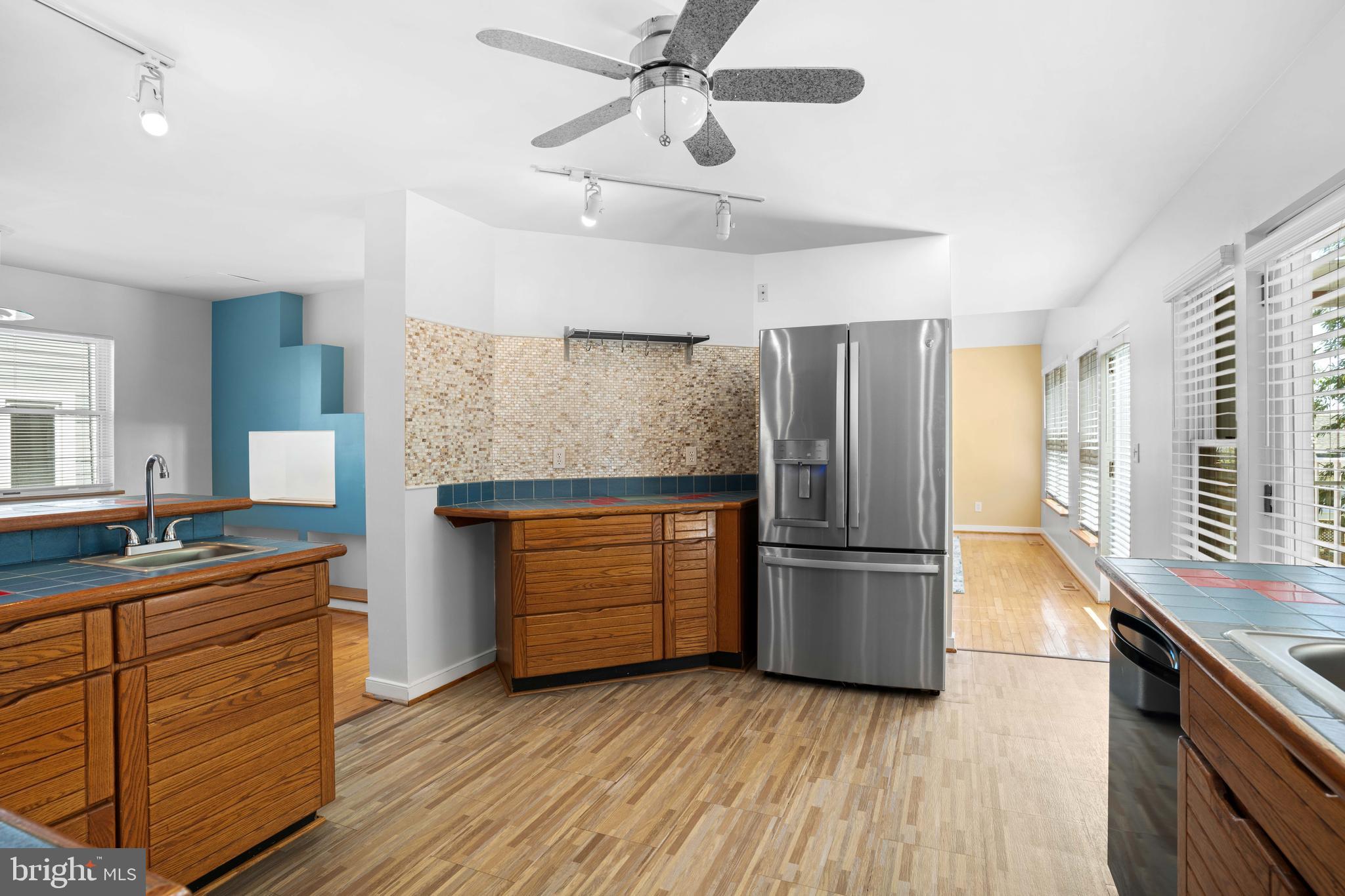 FELICITY COVE - Residential Lease