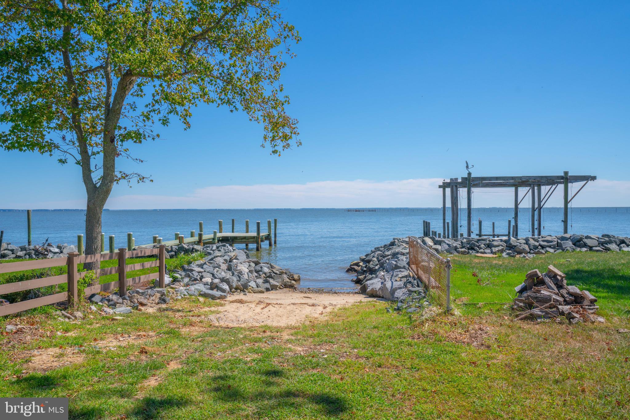 FELICITY COVE - Residential Lease