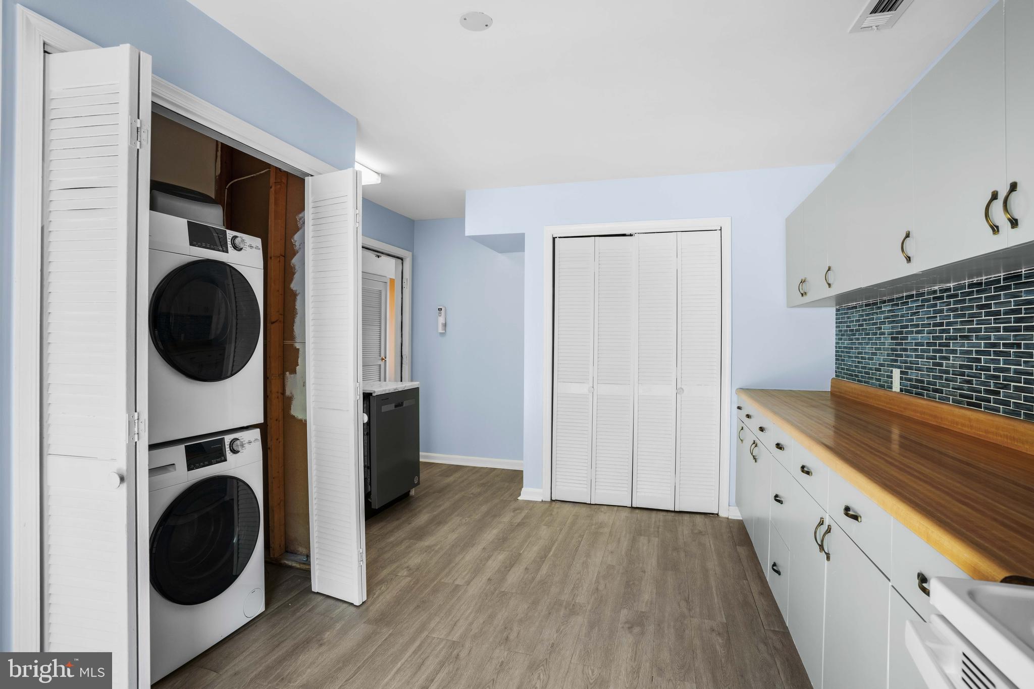 FELICITY COVE - Residential Lease