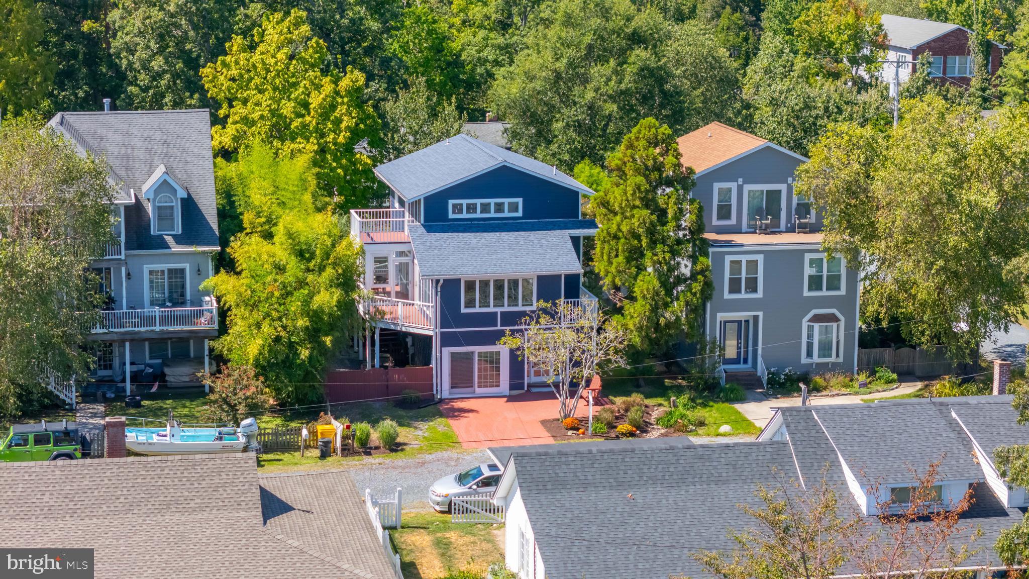 FELICITY COVE - Residential Lease