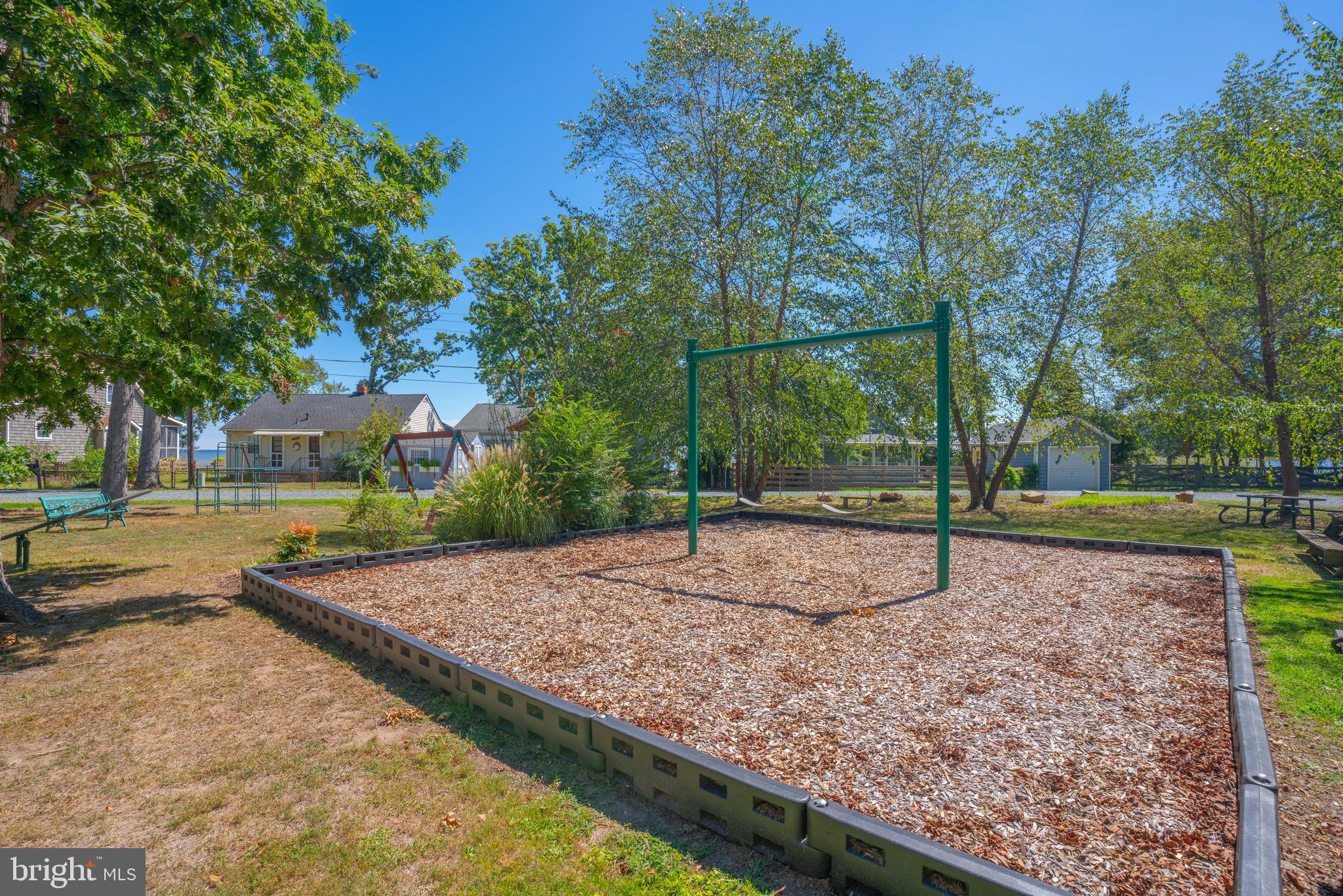 FELICITY COVE - Residential Lease