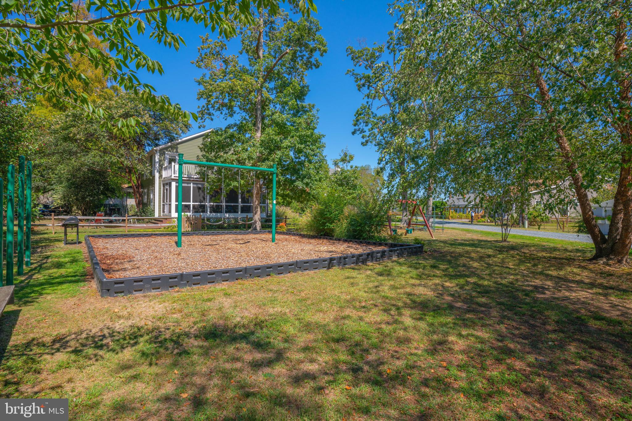 FELICITY COVE - Residential Lease