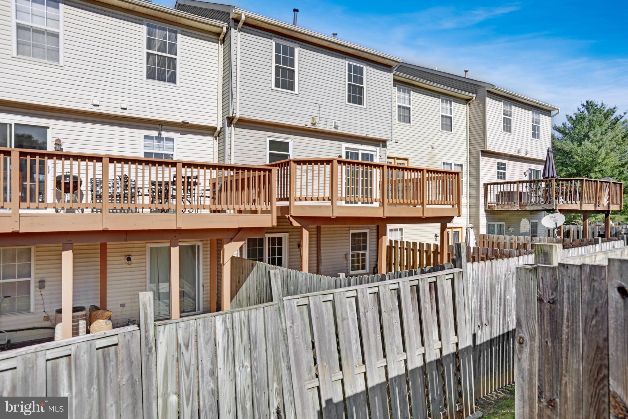 ROBINS GLENN - Residential