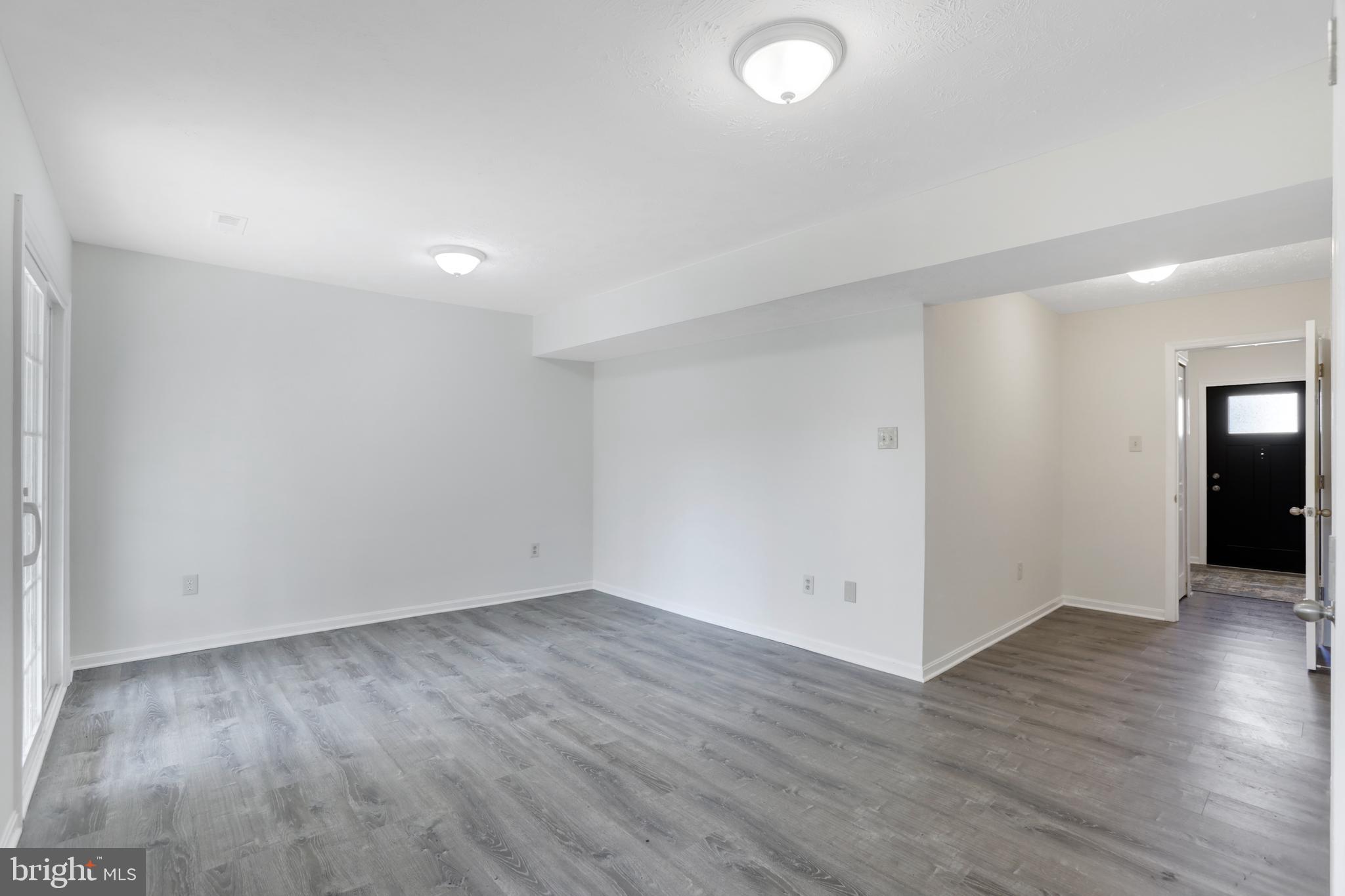 ROBINS GLENN - Residential