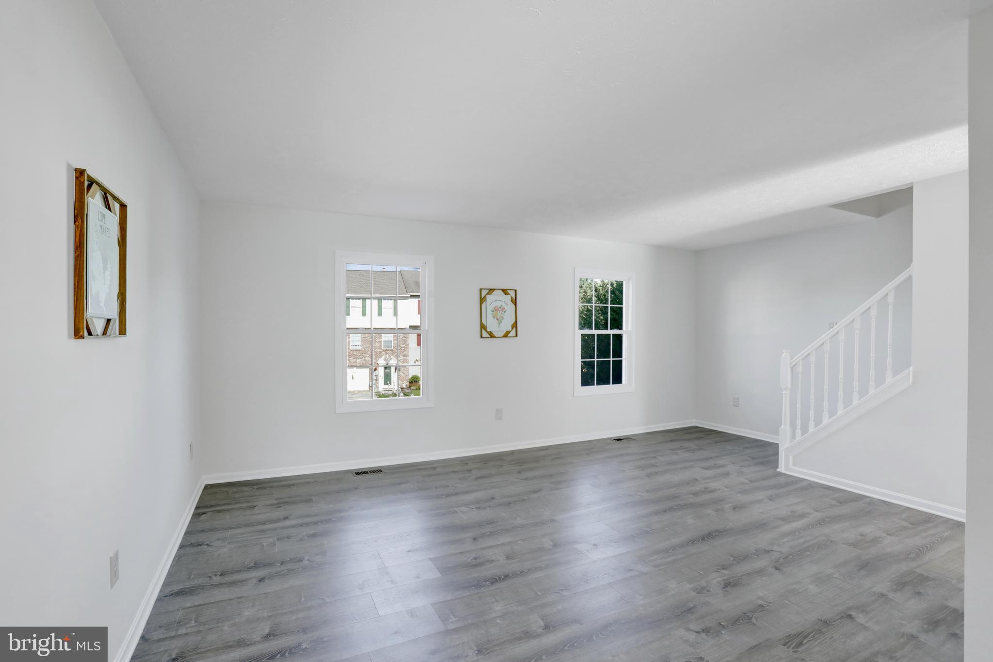 ROBINS GLENN - Residential