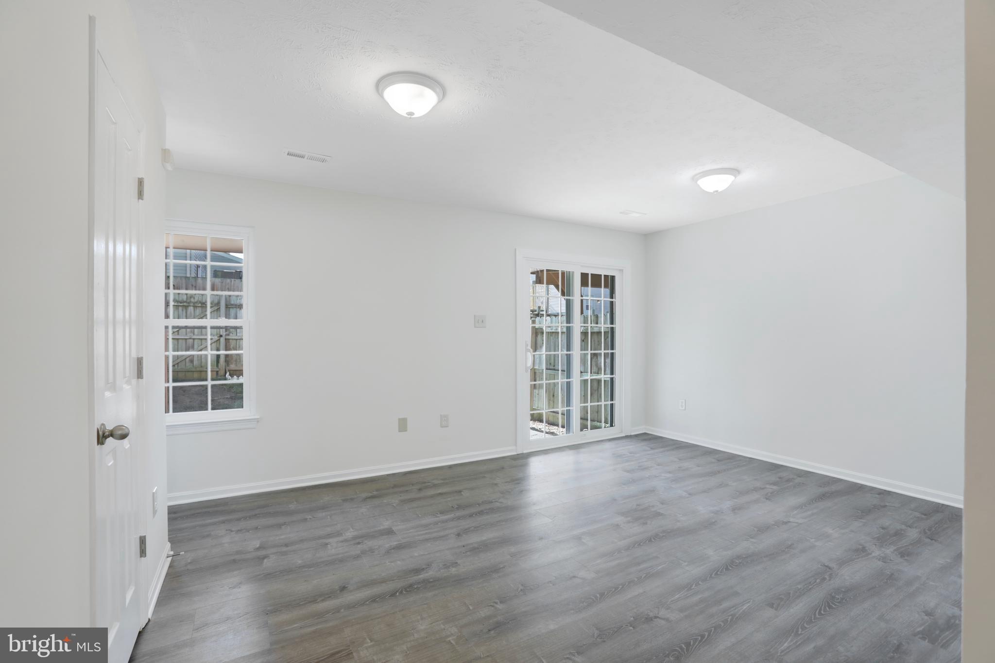 ROBINS GLENN - Residential