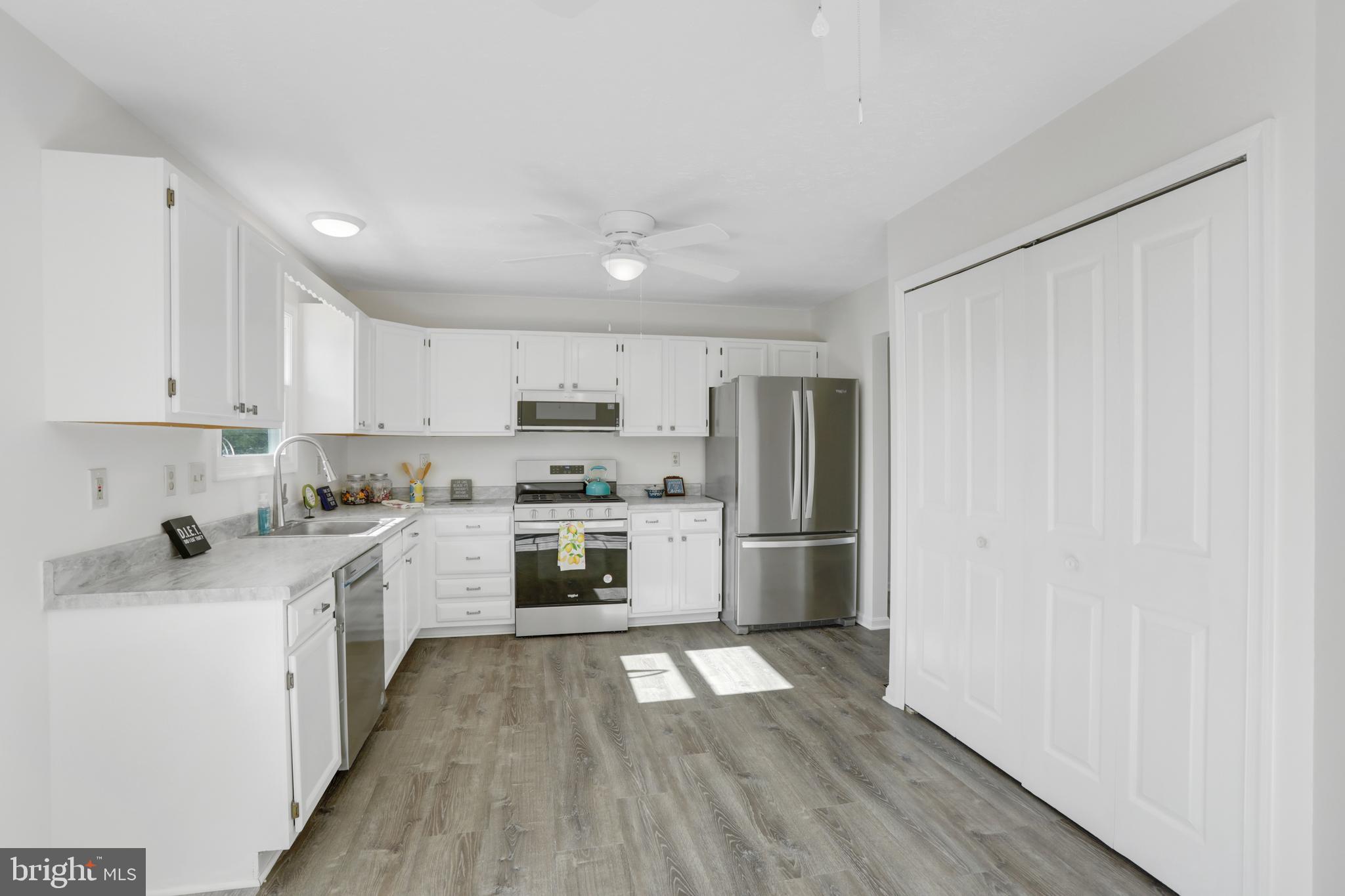 ROBINS GLENN - Residential