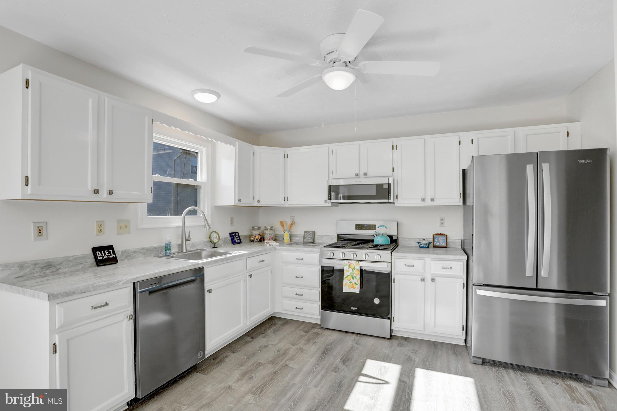 ROBINS GLENN - Residential