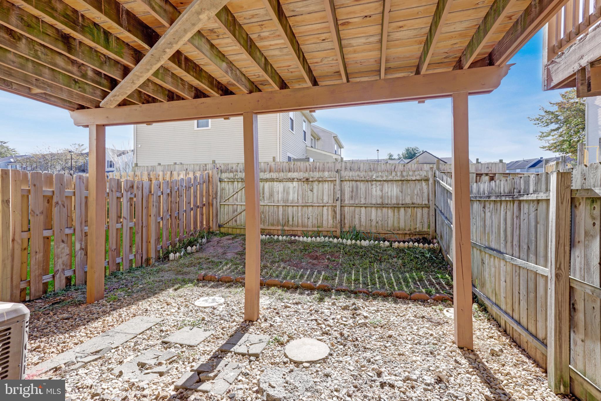 ROBINS GLENN - Residential