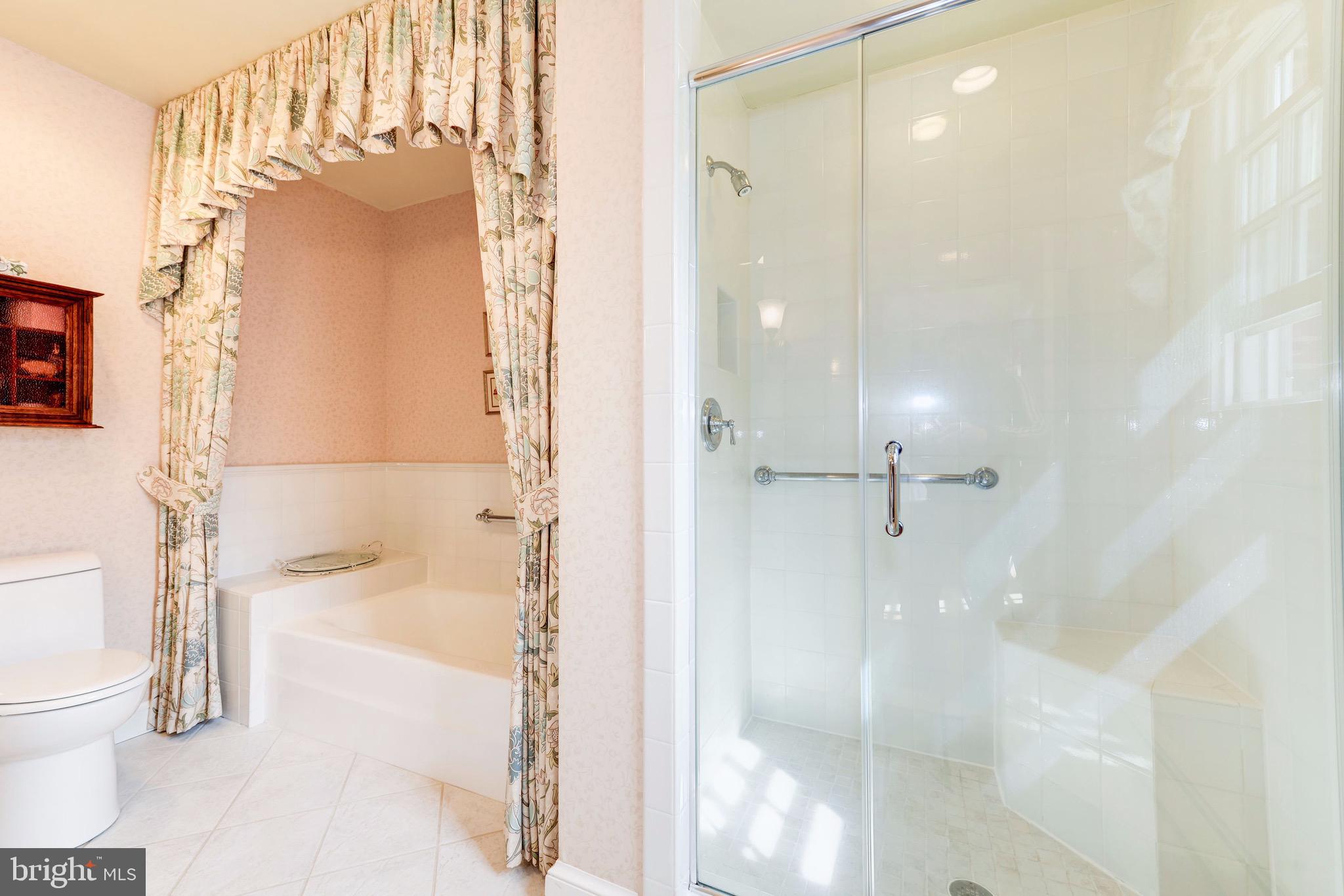 COUNTRY CLUB HILLS - Residential